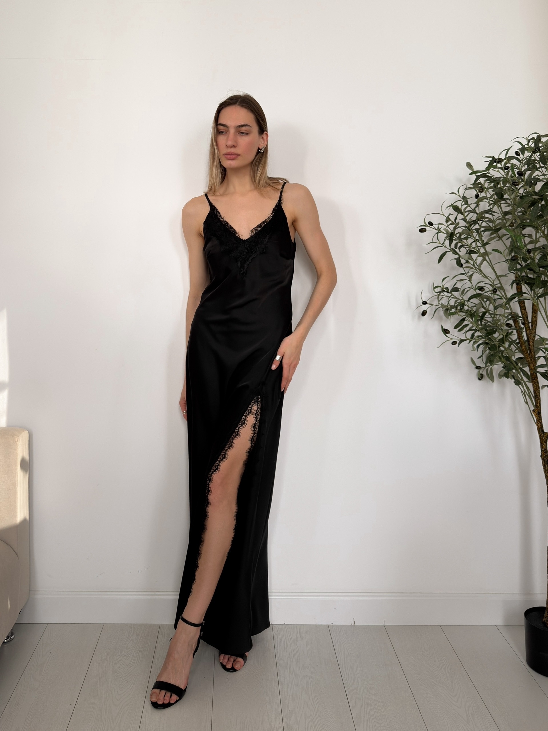 Платье Liza 145 на бретельках кружево