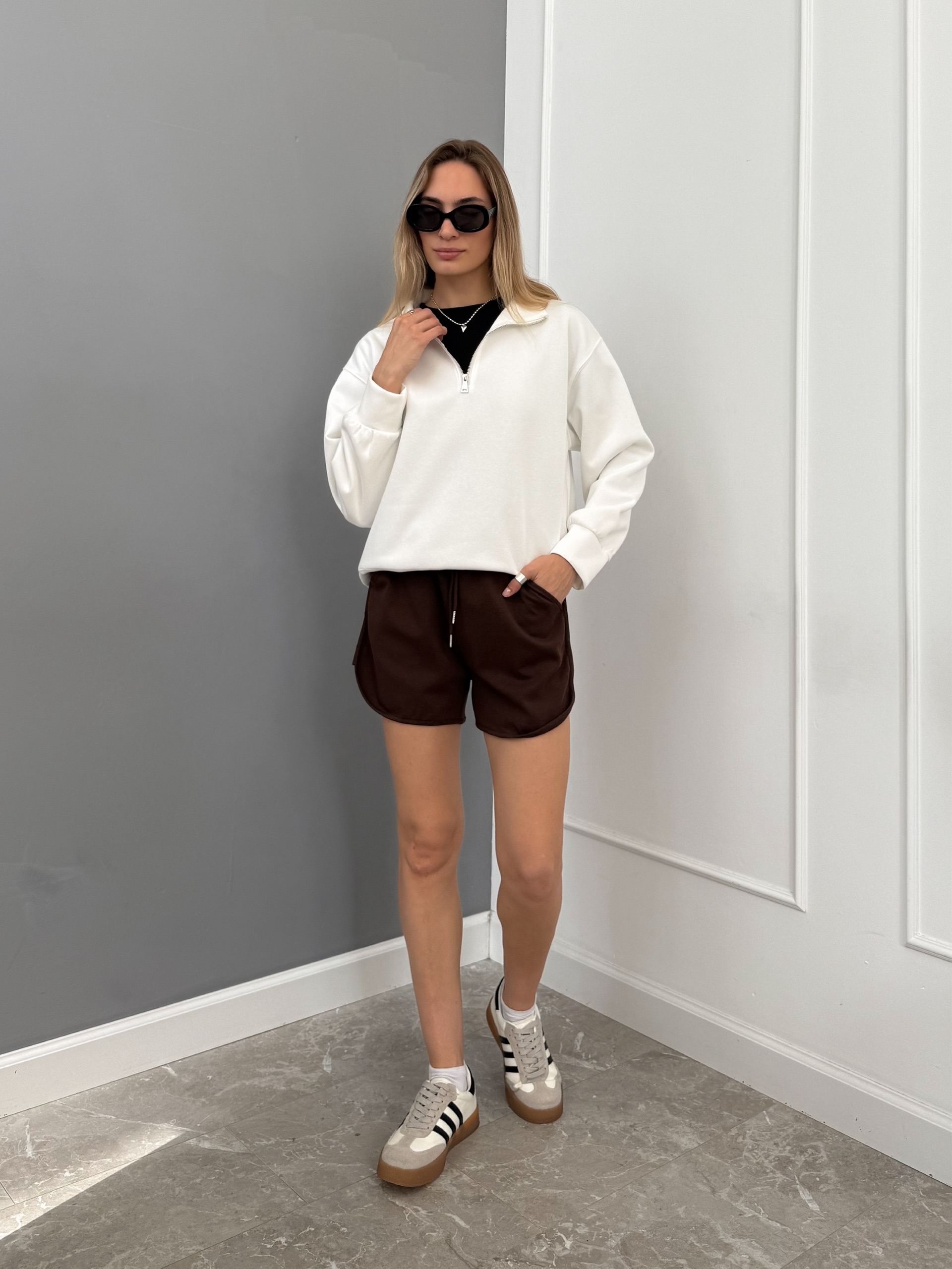 Свитшот korea 1901 ворот на замке