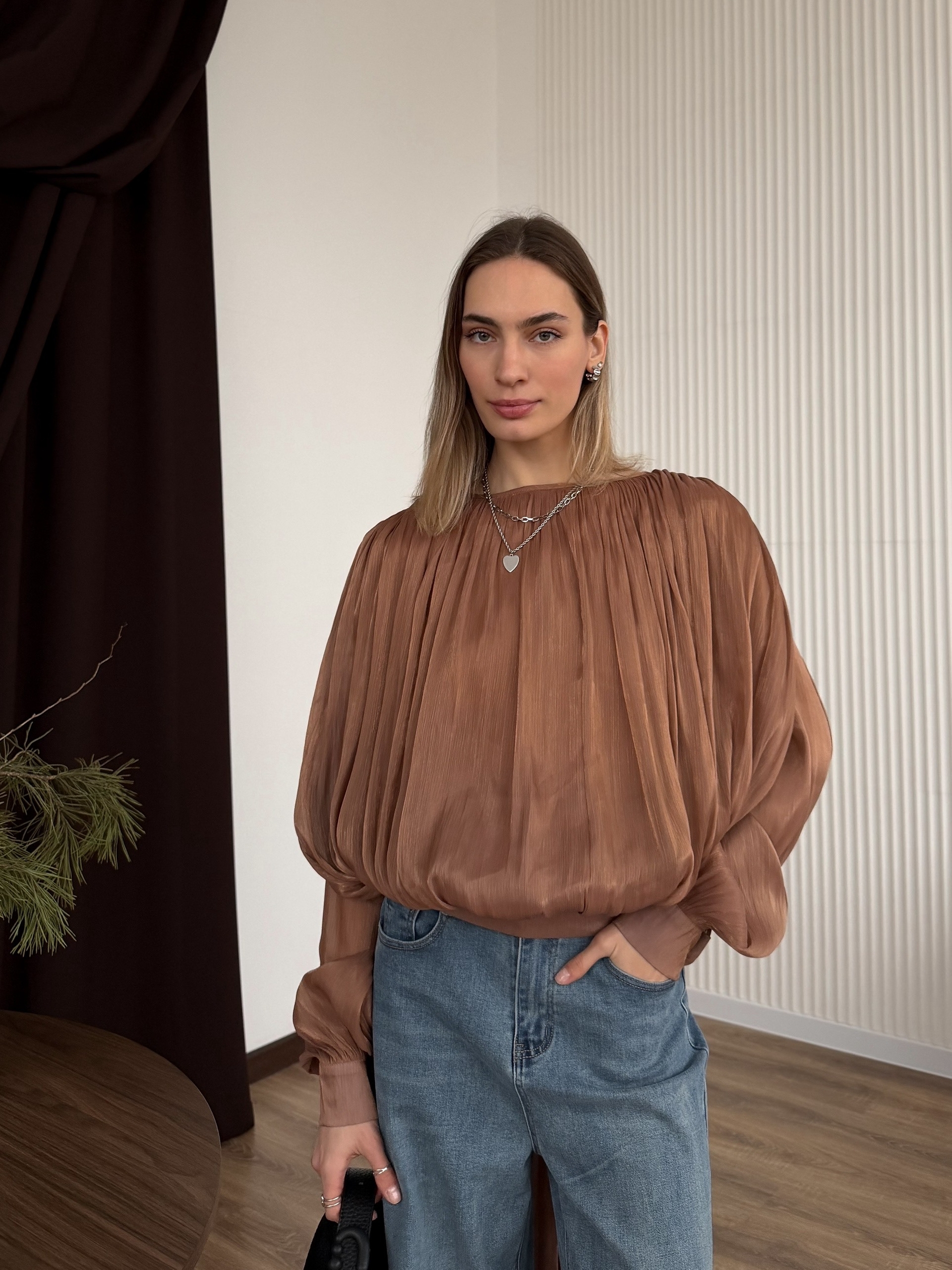 Блуза 2562 резинка снизу шлейф