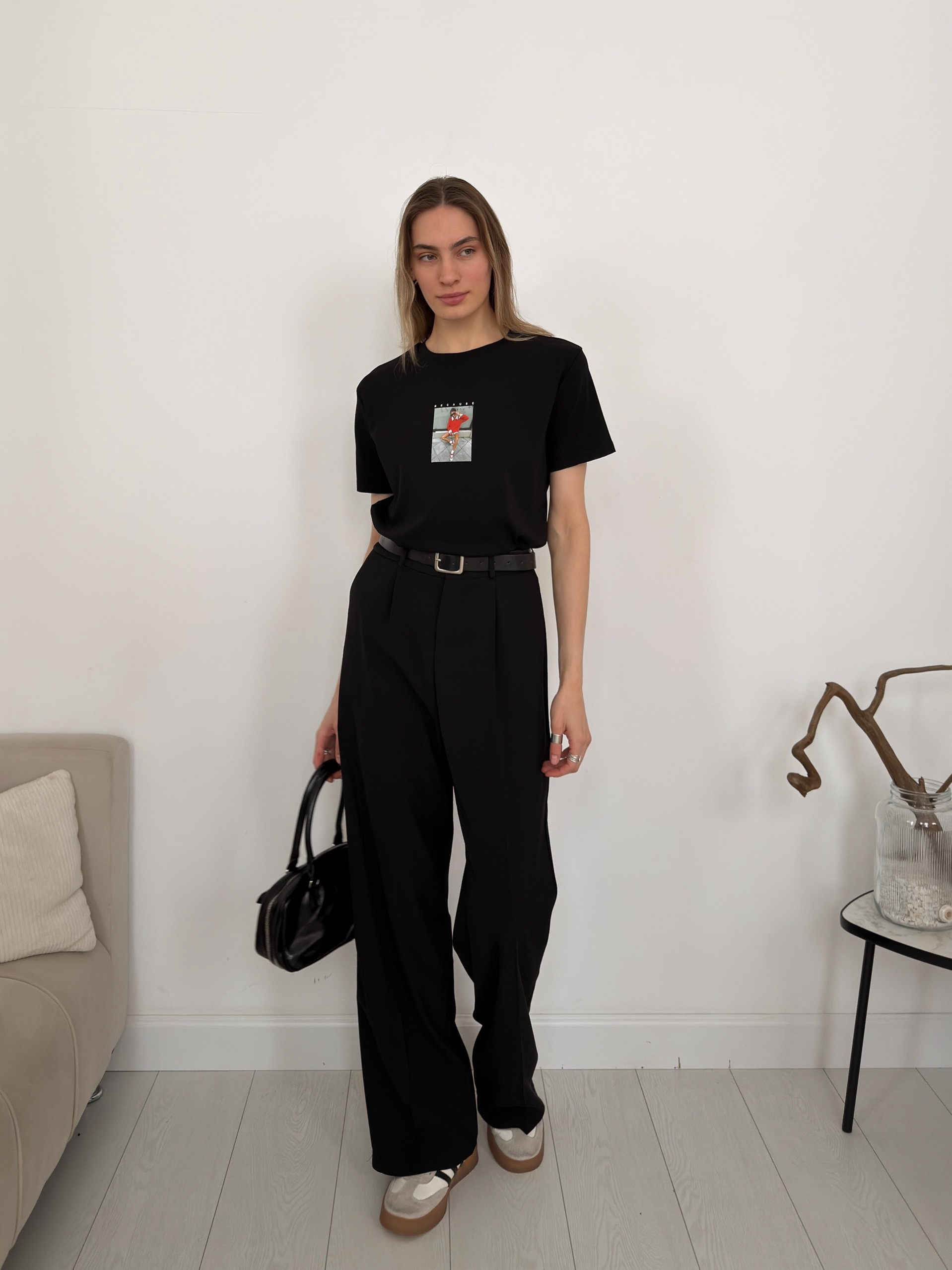 Футболка Korea 8268 Because  девушка