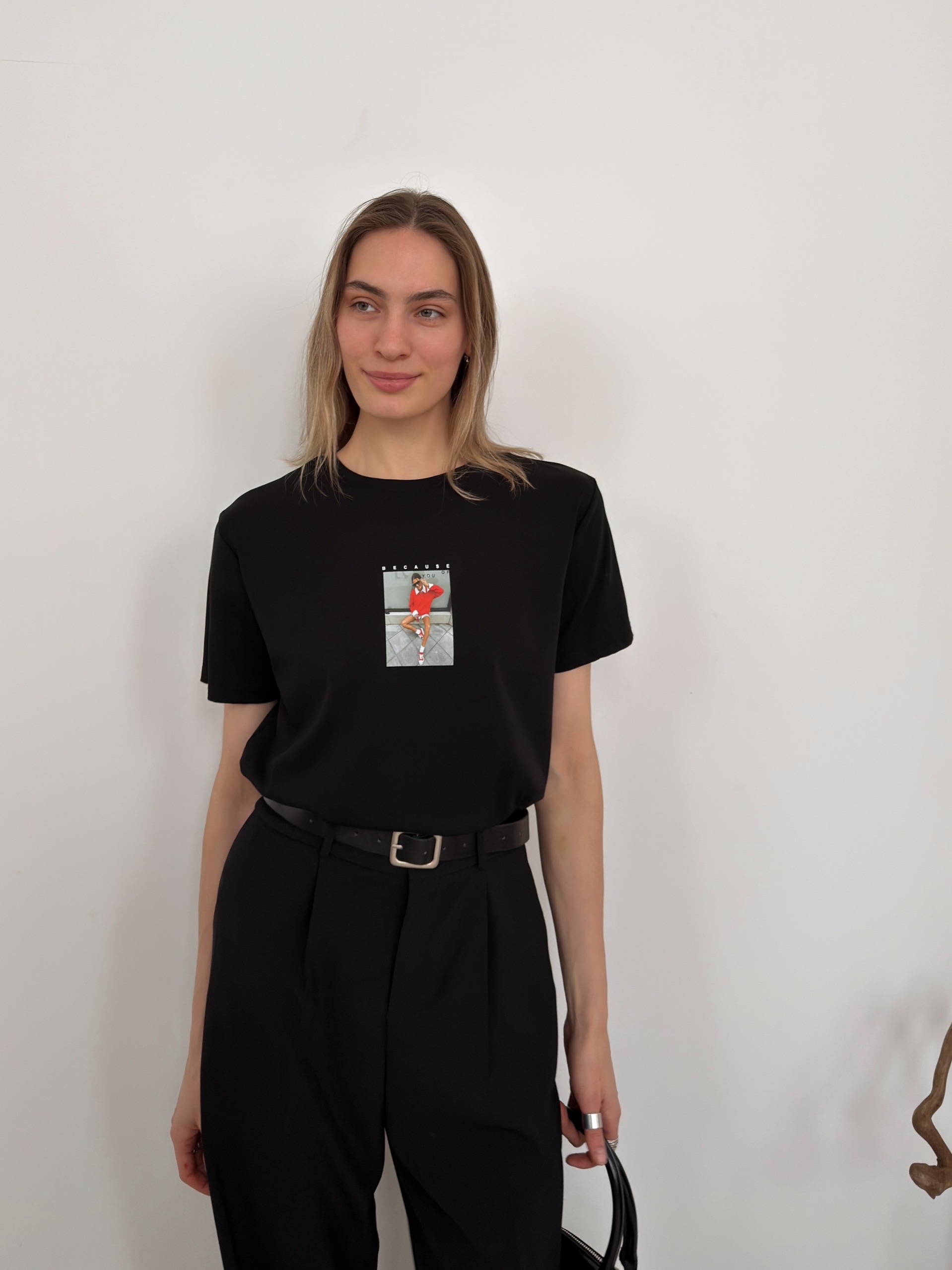 Футболка Korea 8268 Because  девушка