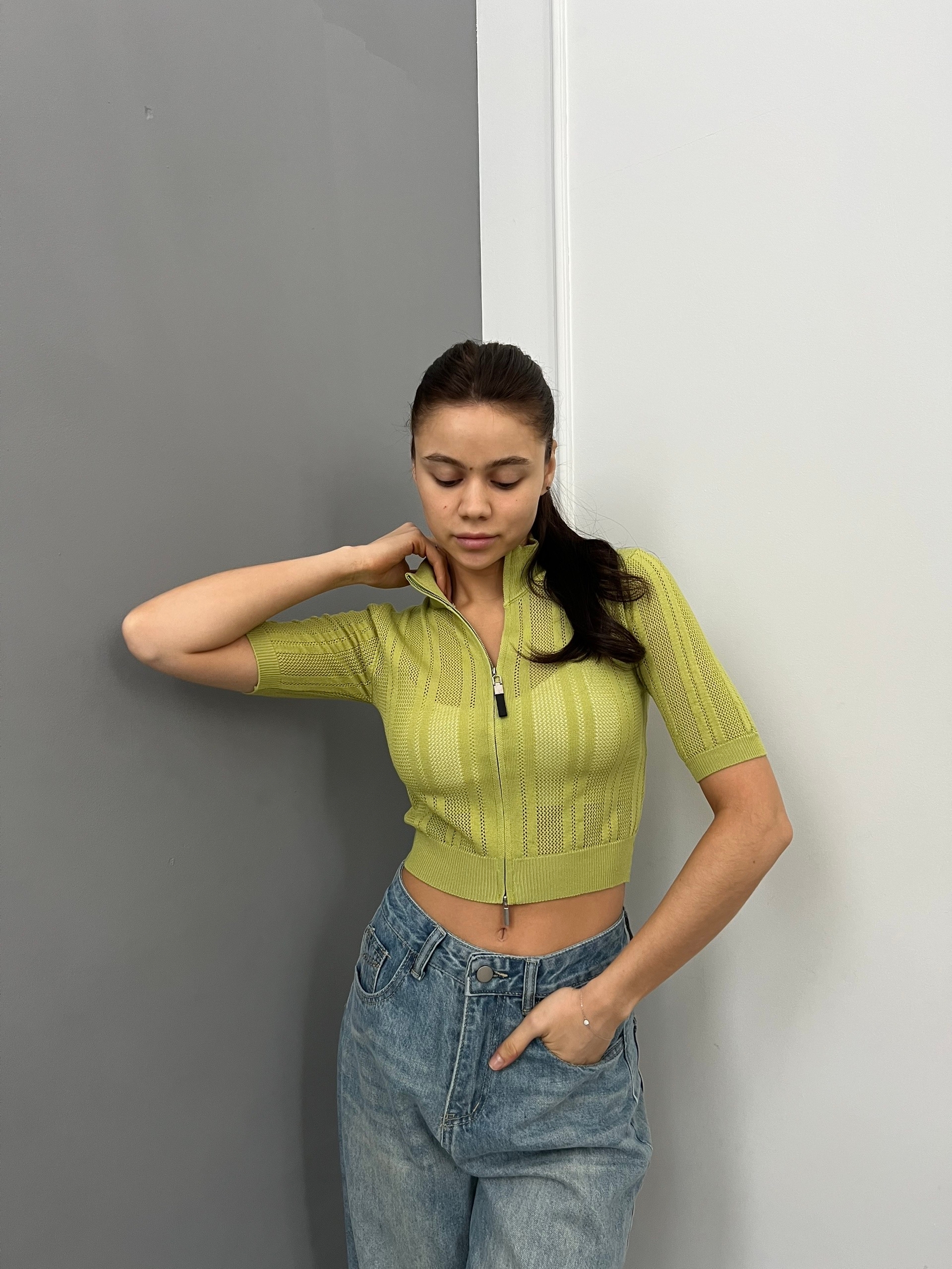 Футболка Korea 267  на замке перфорация