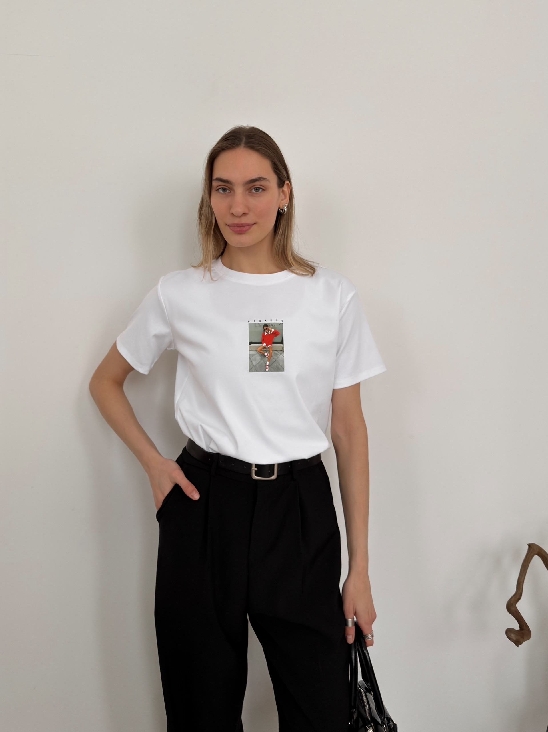 Футболка Korea 8268 Because  девушка