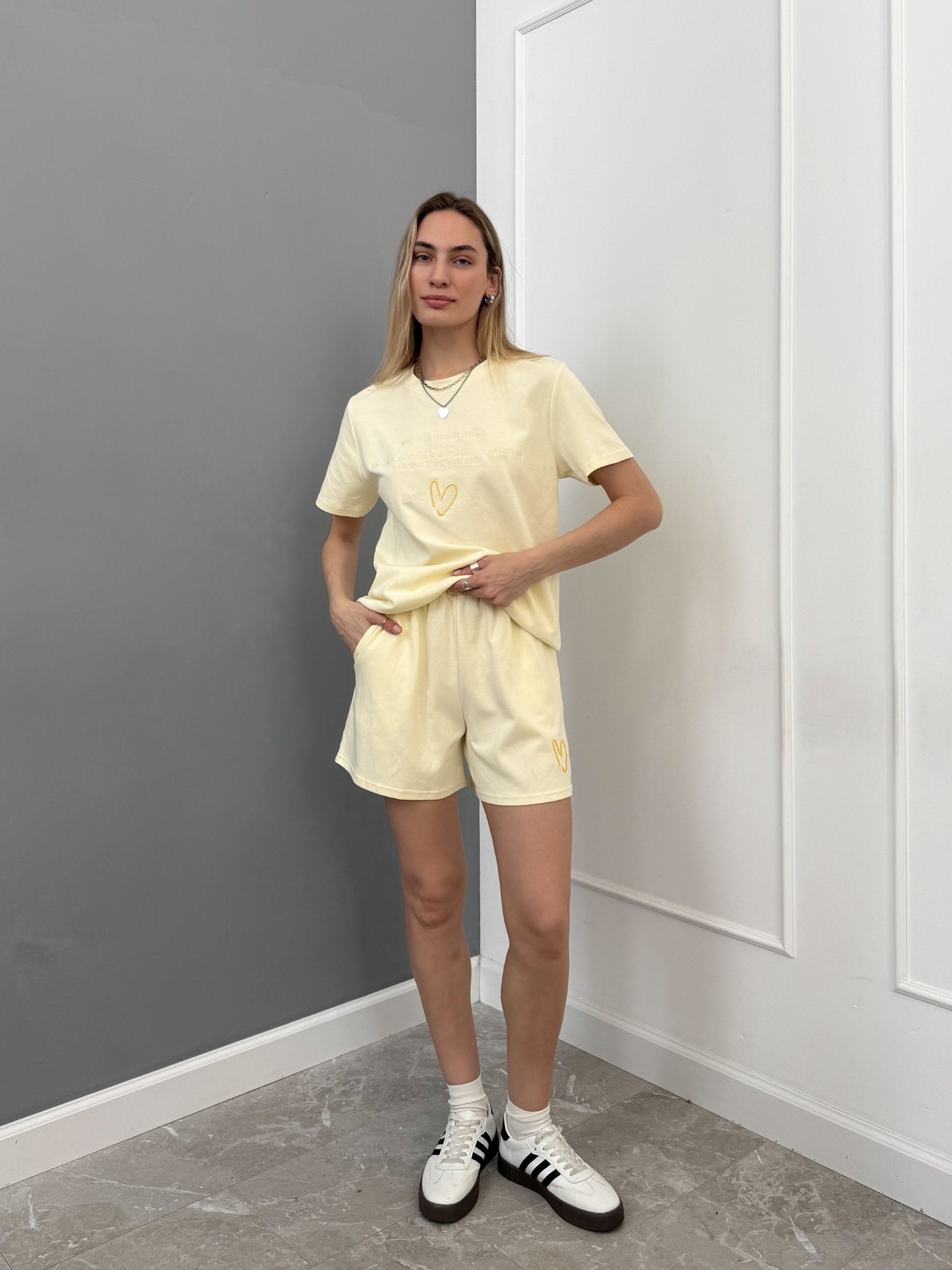 Костюма AIDANKA 38-4 футболка с надписями+шорты
