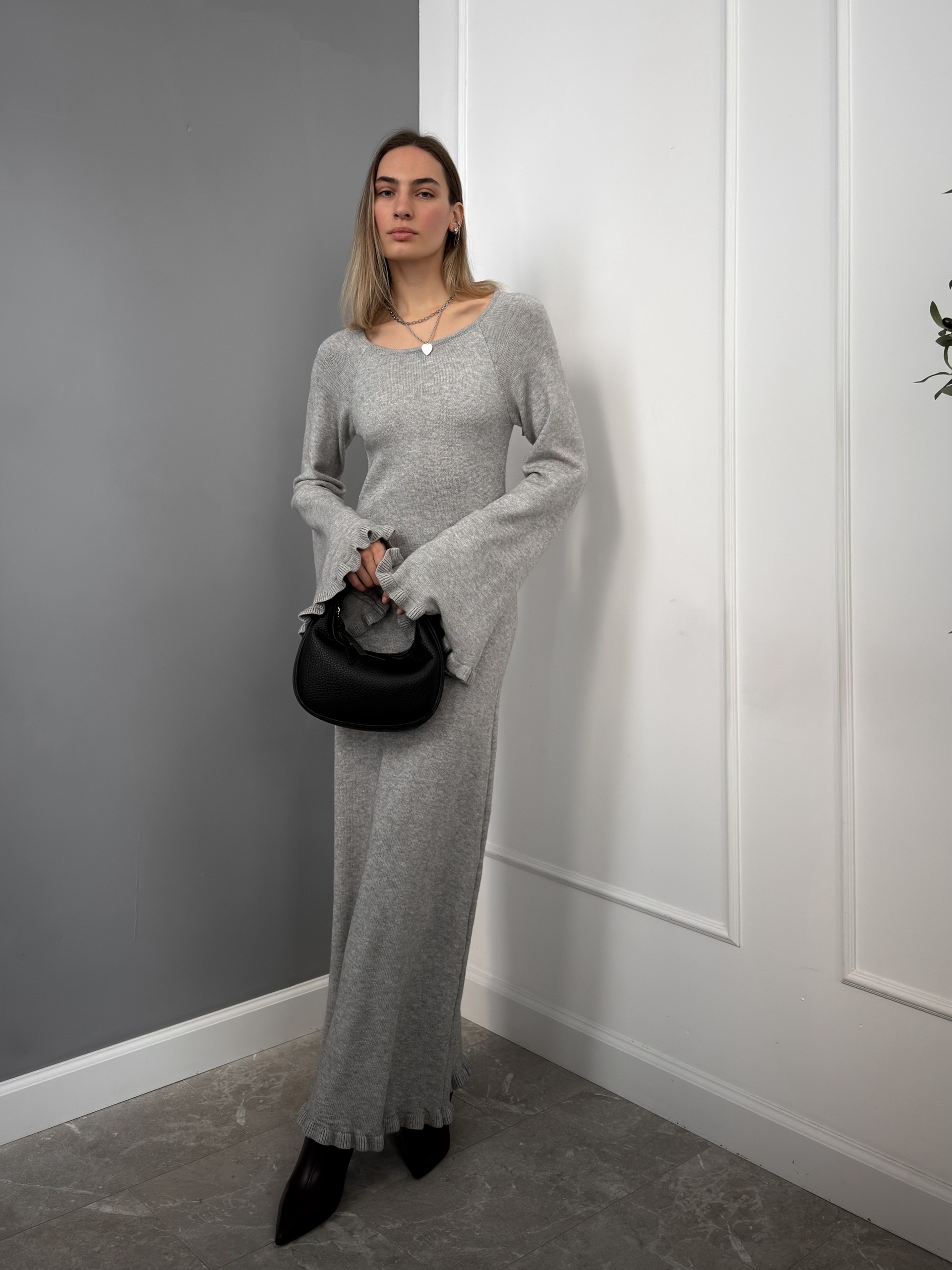 Платье 50381 рюши завязки на спине