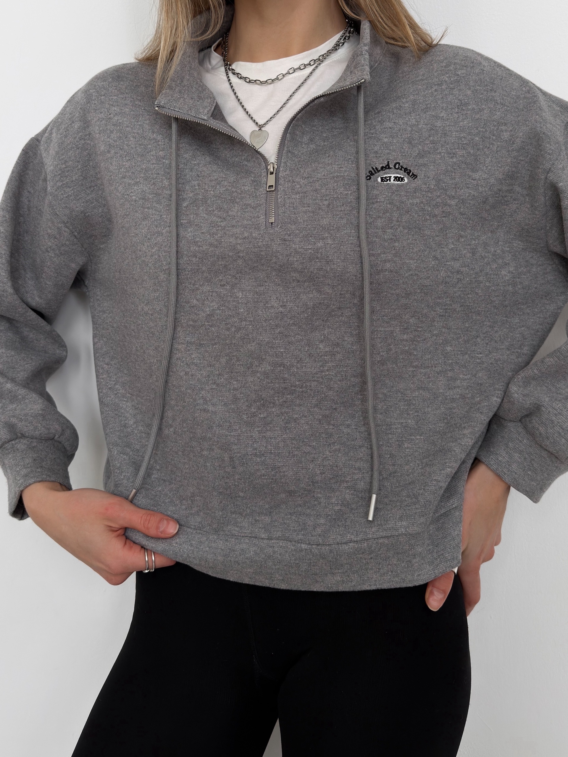 Свитшот Salted Cream 1618 завязки на вороте