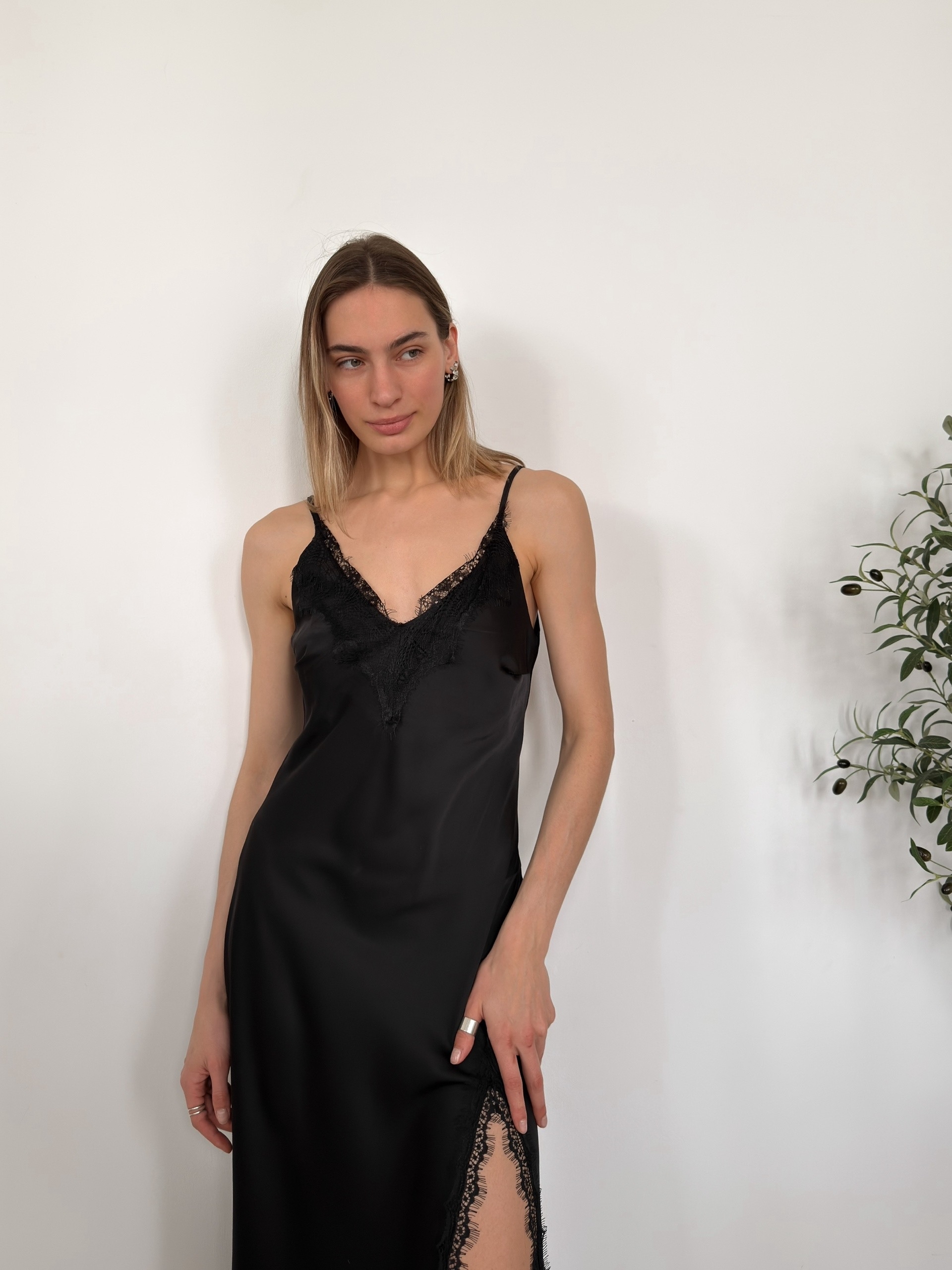 Платье Liza 145 на бретельках кружево