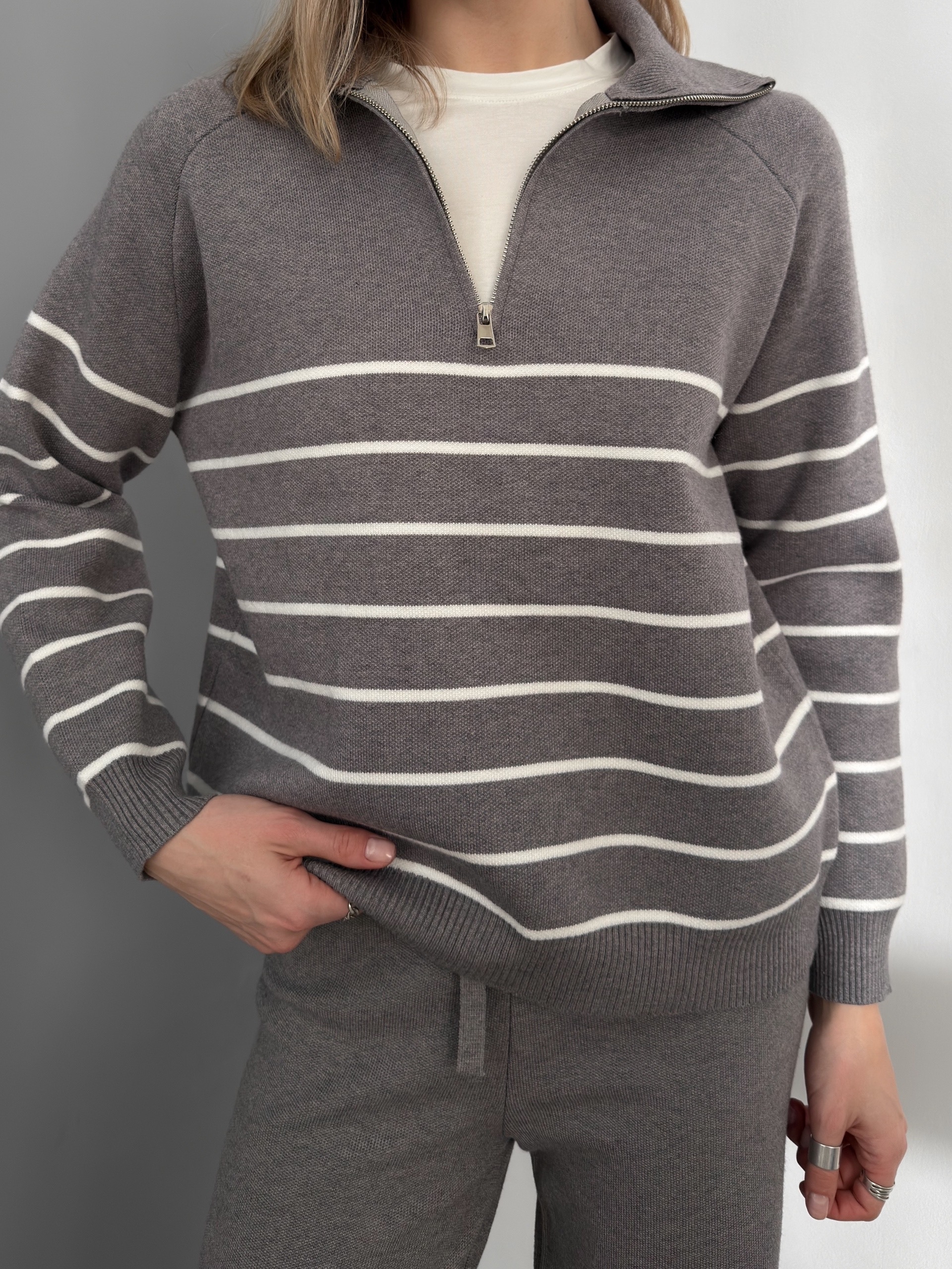 Костюм Korea 716 поло на замке в полоску+брюки