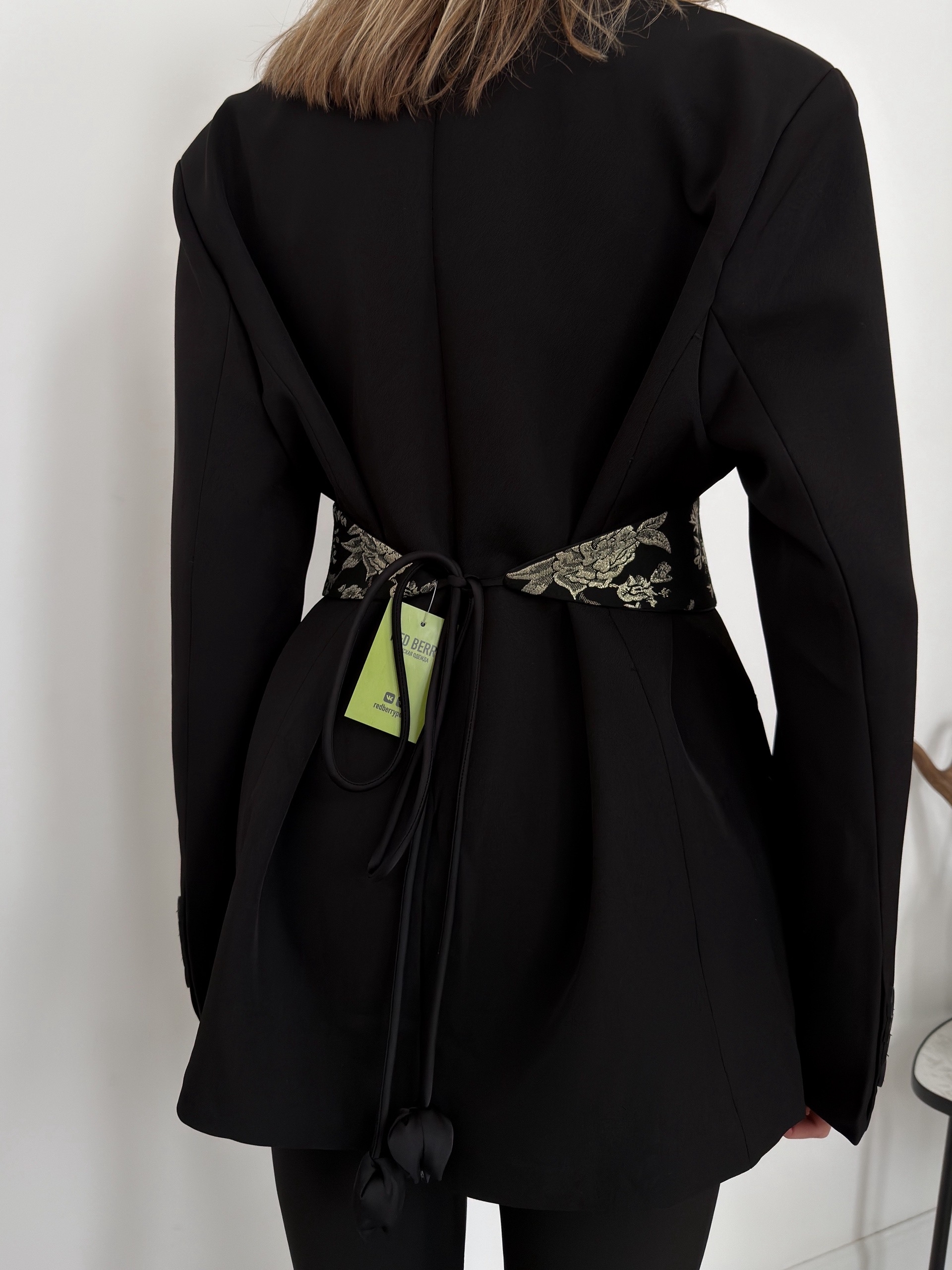 Пояс широкий с вышивкой тканевый