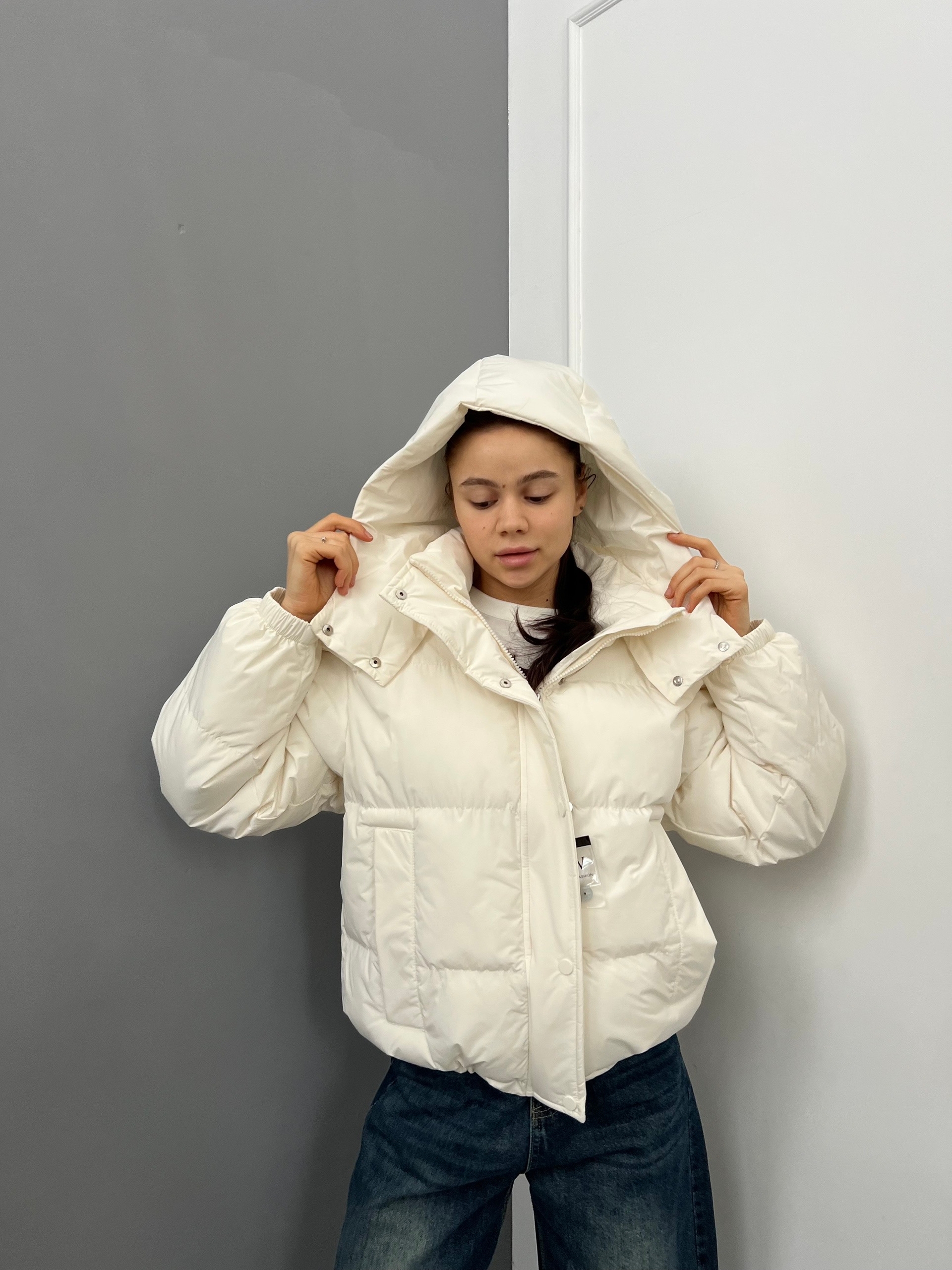 Куртка W 5939 короткая с капюшоном