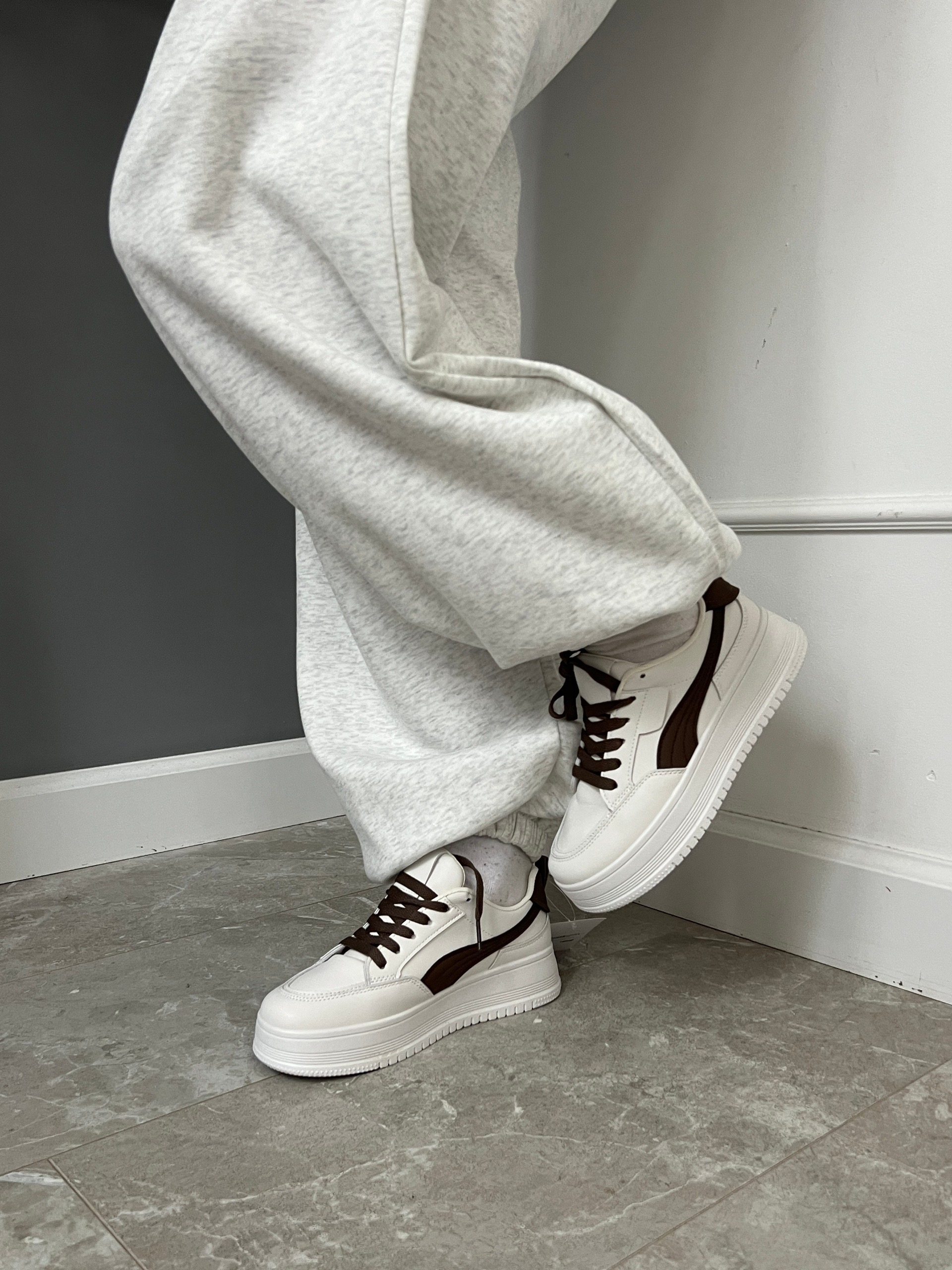 Кроссовки F248 коричневая полоска