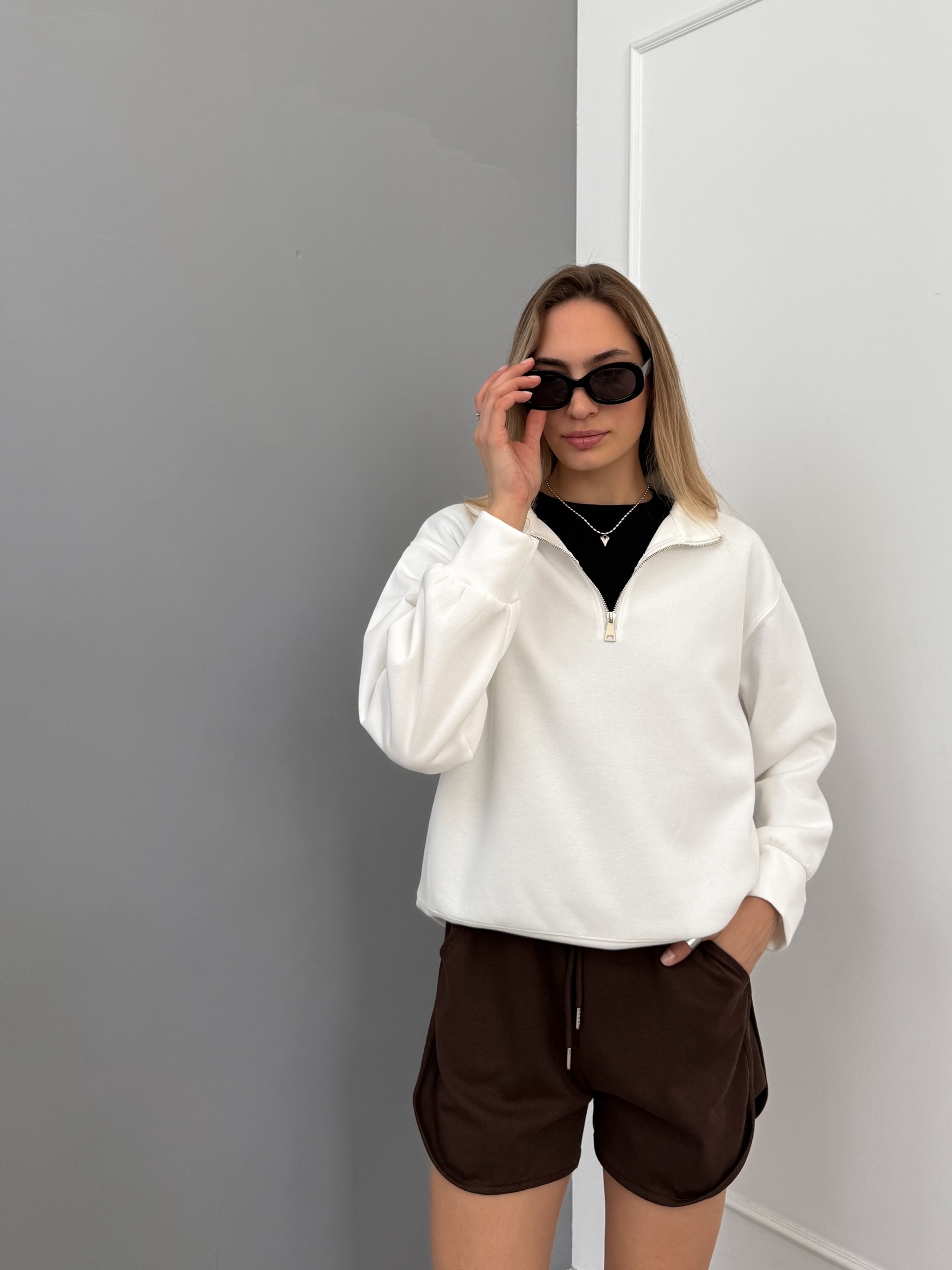 Свитшот korea 1901 ворот на замке