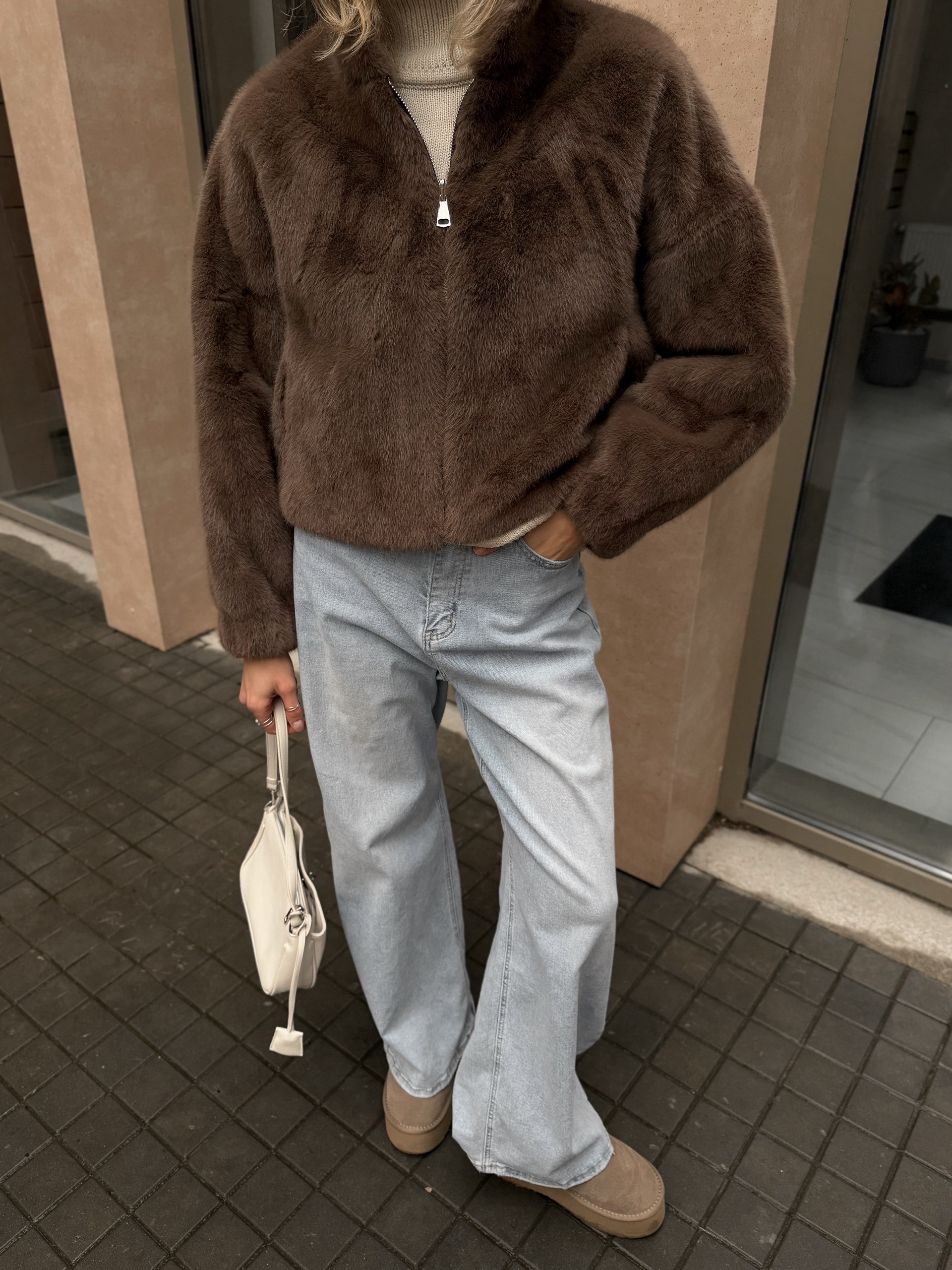 Шубка G93 на молнии с капюшоном