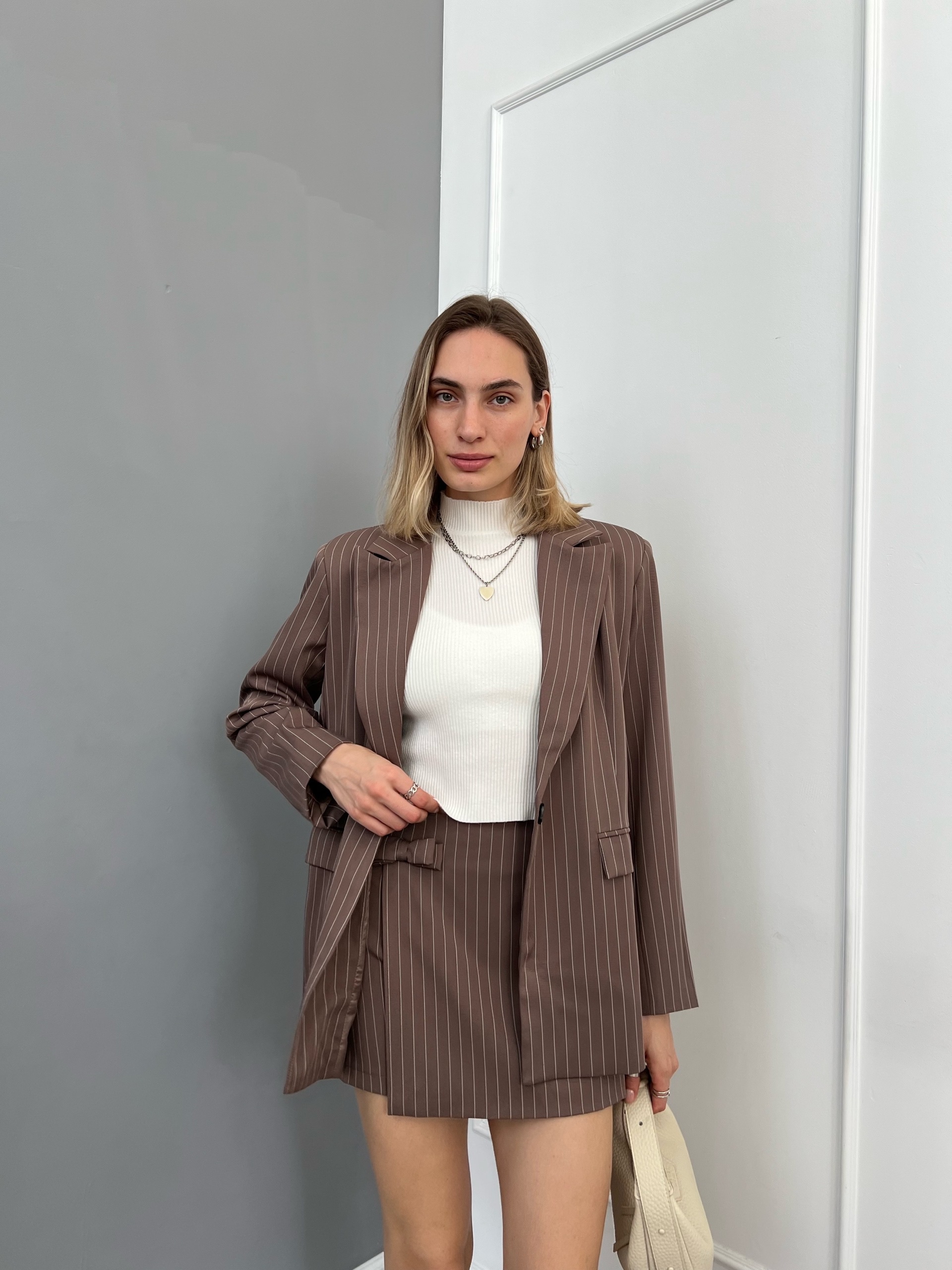 Костюм JR brand в полоску свободный жакет+юбка мини бантик