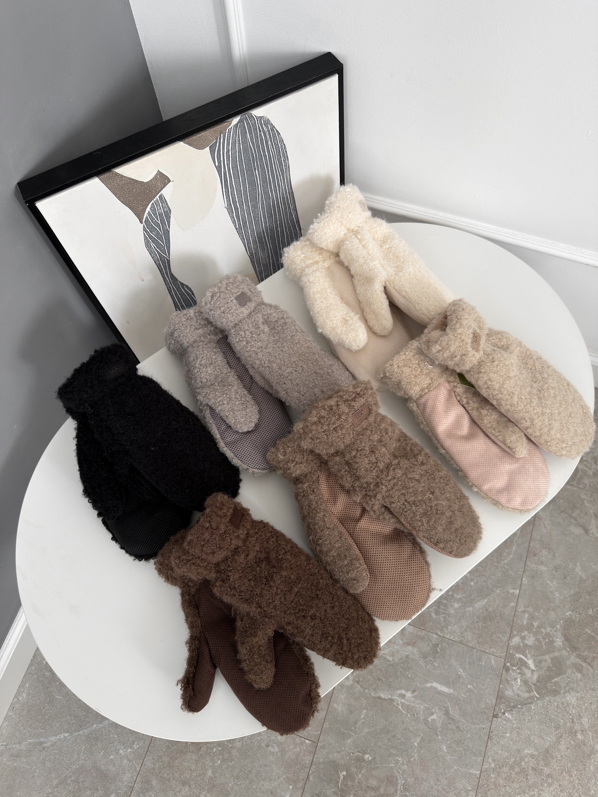 Варежки A9-1 UGG барашек