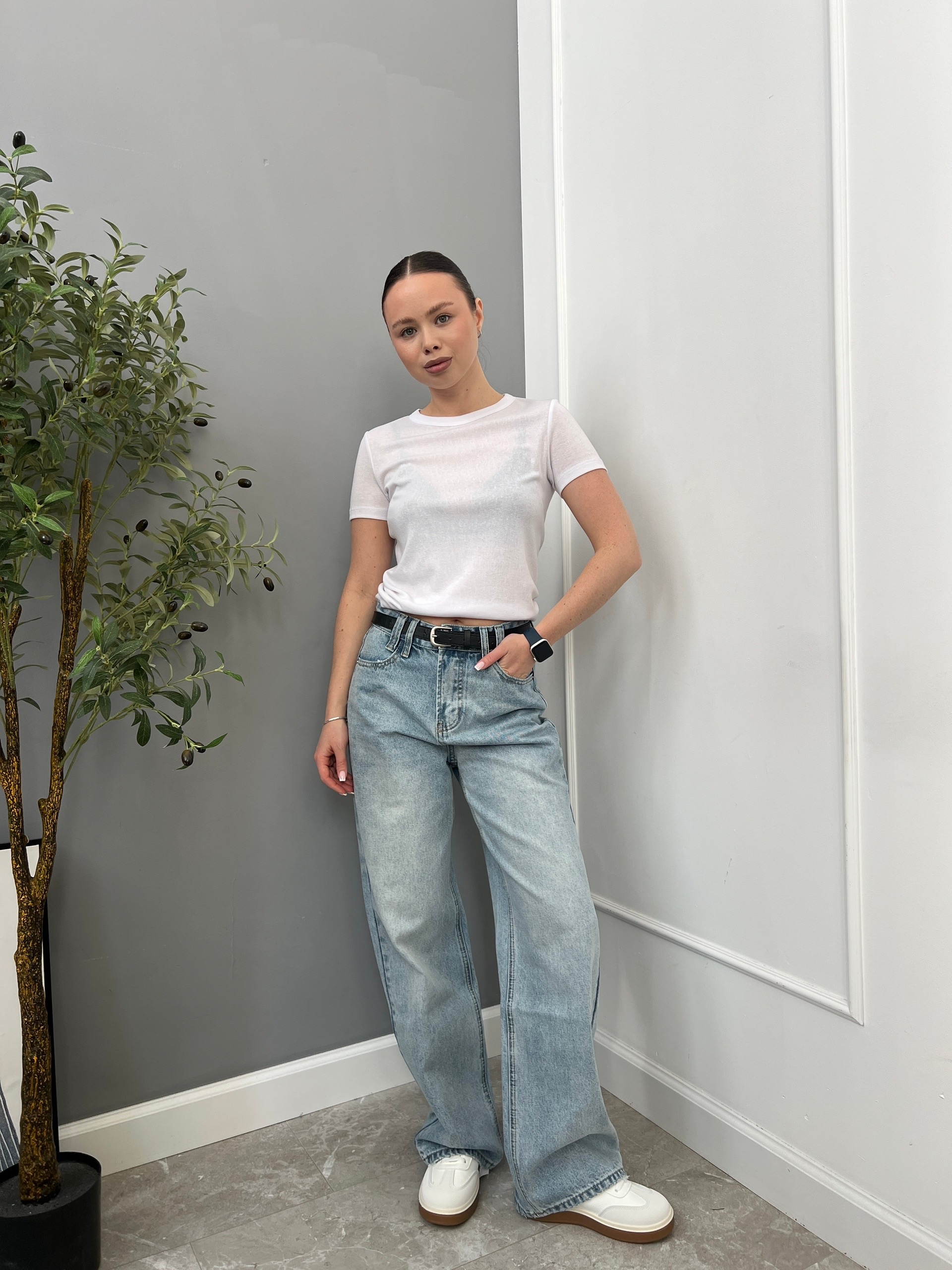 Джинсы A390 прямые с ремнем