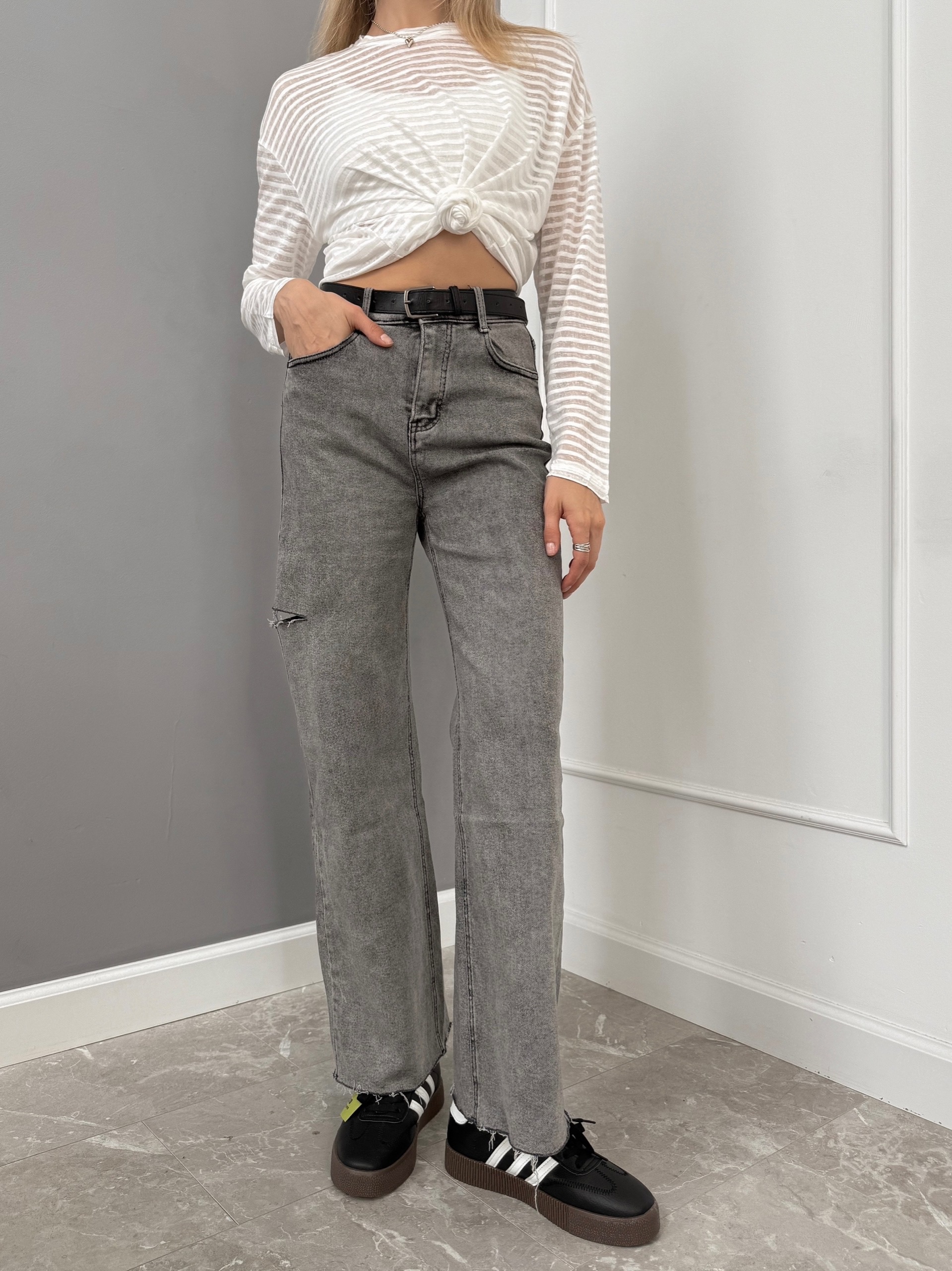 Джинсы Praisejeans L4013G прямые по бокам разрезы