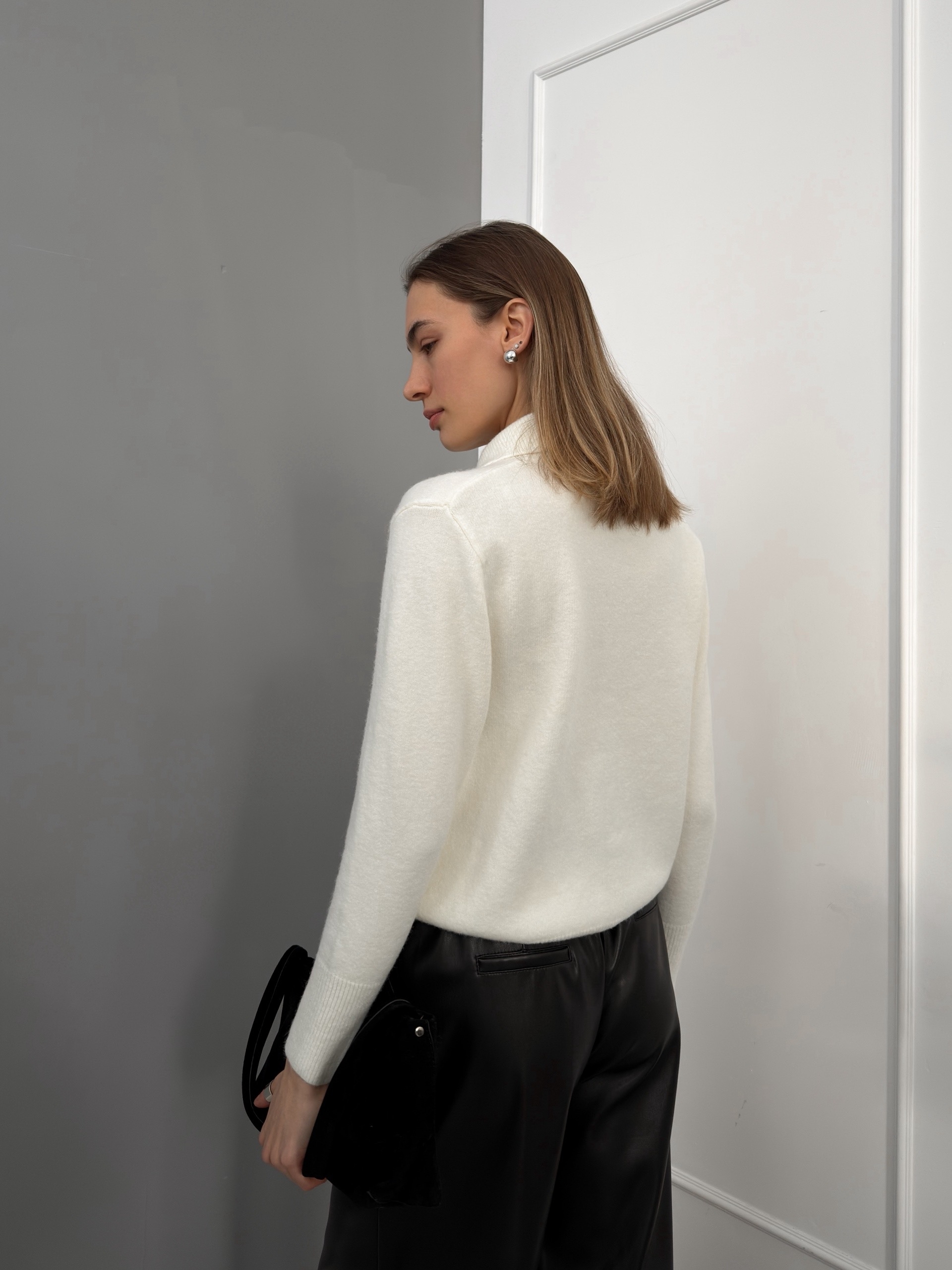 Кардиган MC STUDIO 2038 мягкие пуговки высокий ворот