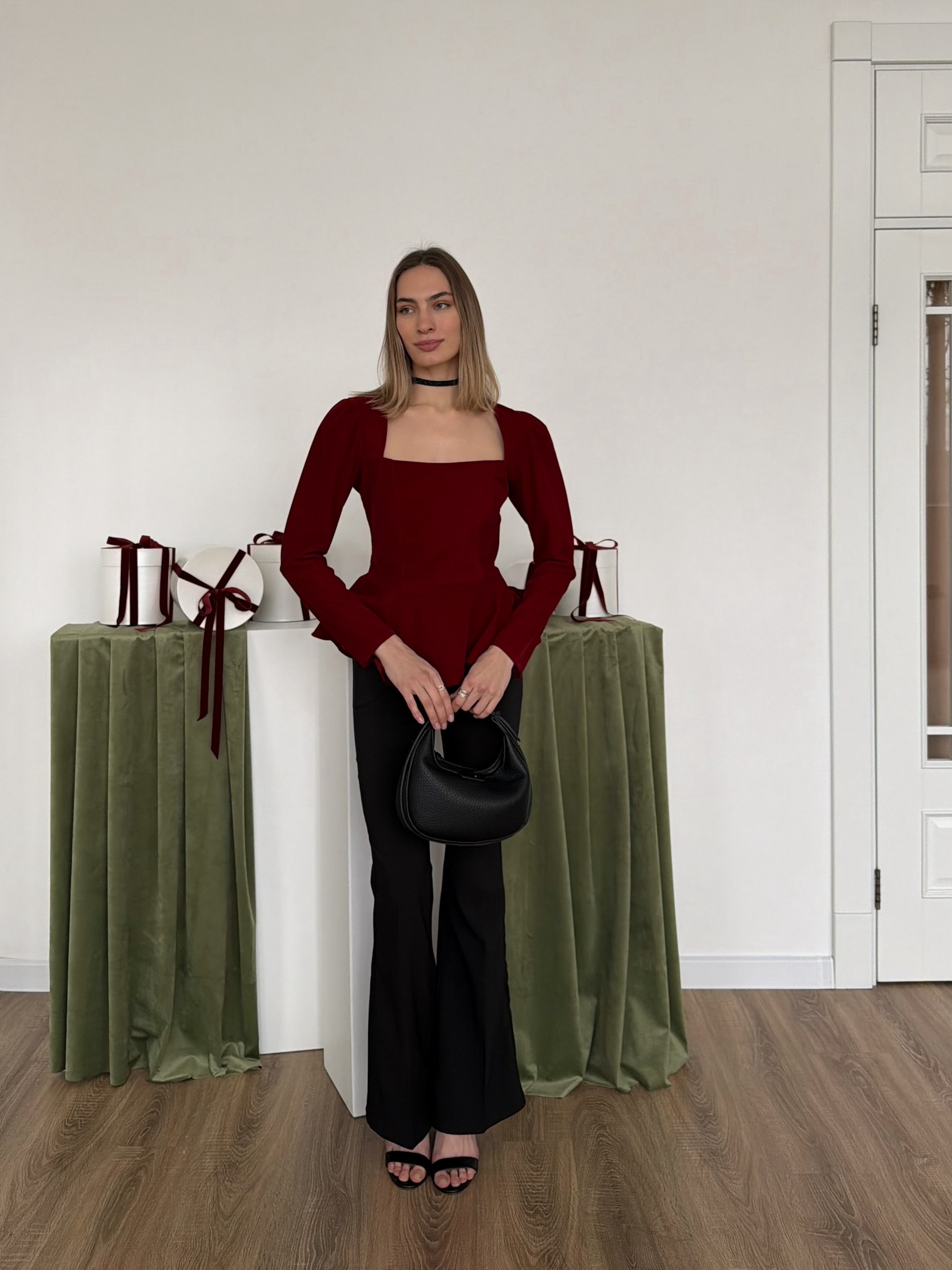 Блуза Monica квадратный вырез бархат