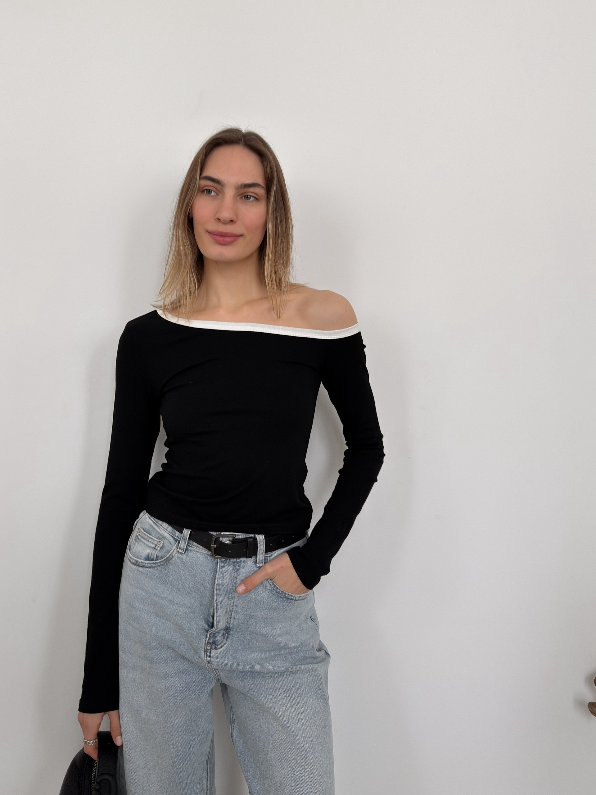 Лонгслив на одно плечо 90120