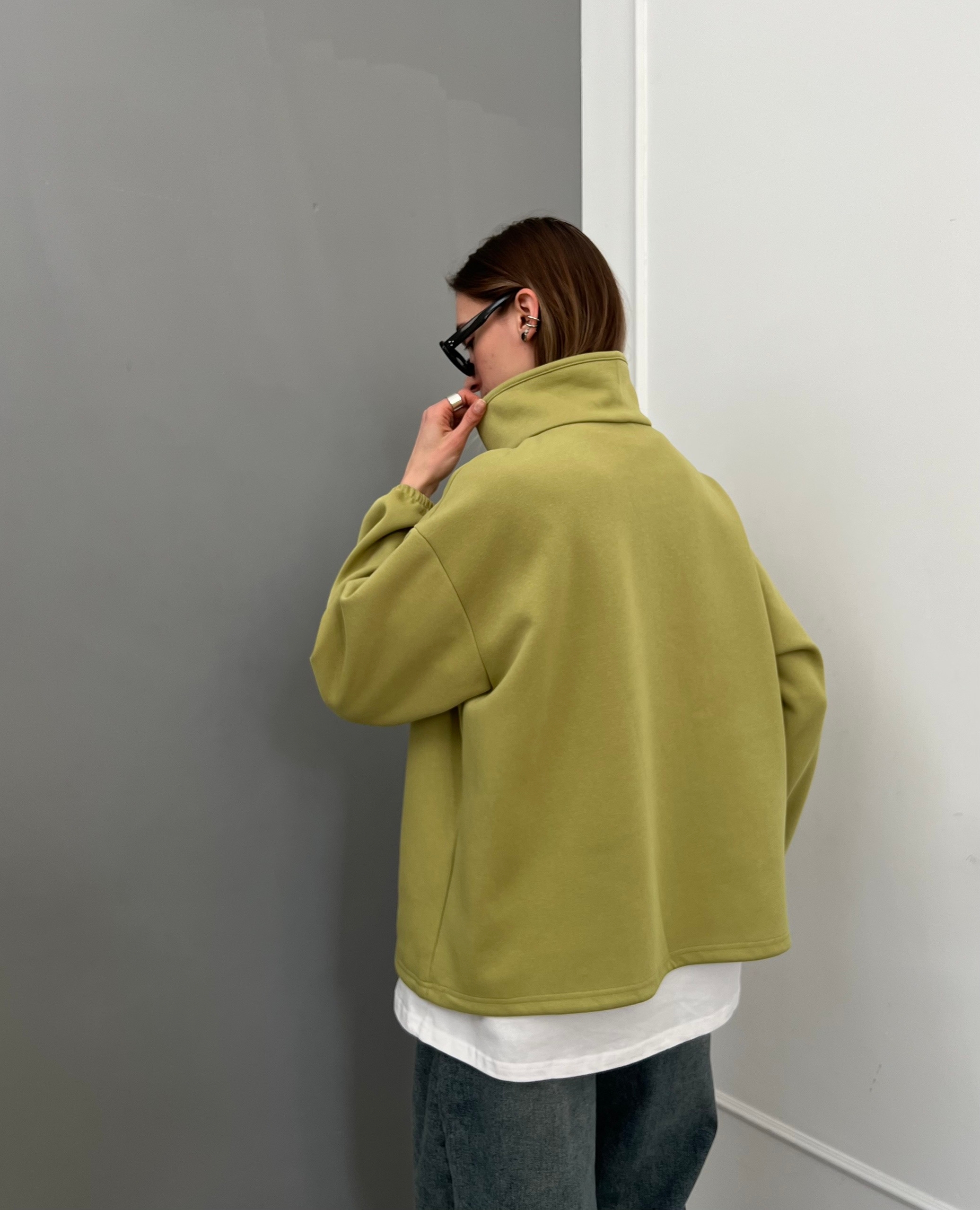 Свитшот W 9302 на заклепках