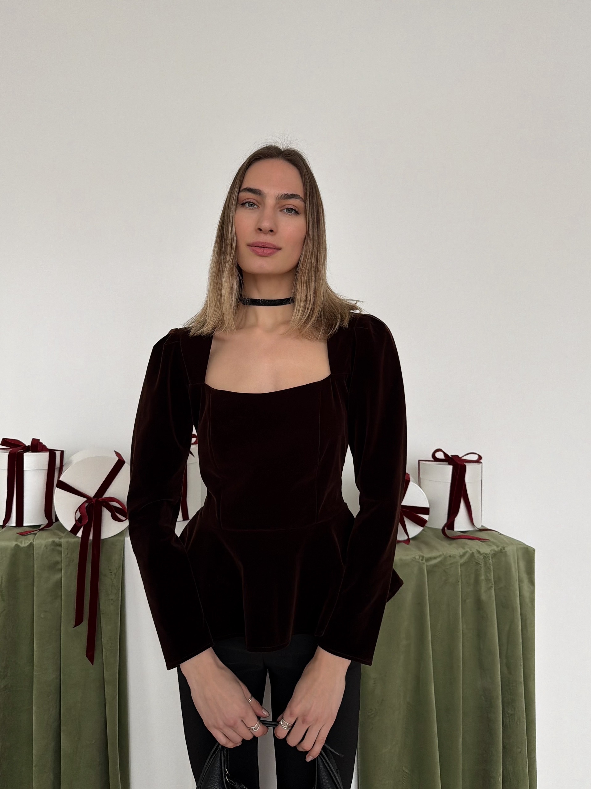 Блуза Monica квадратный вырез бархат