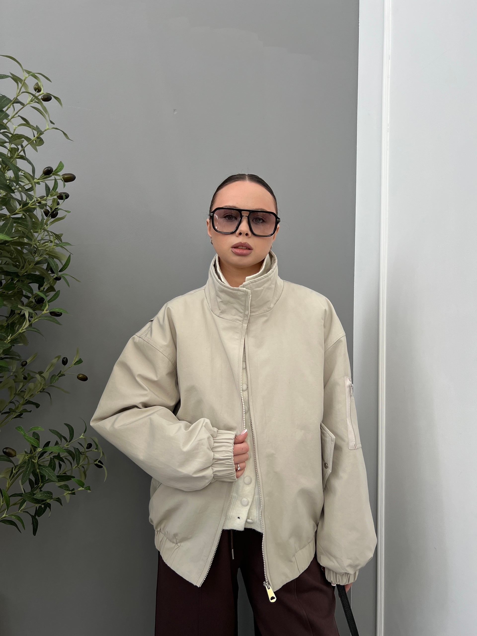 Бомбер W 667 кармашек на рукаве