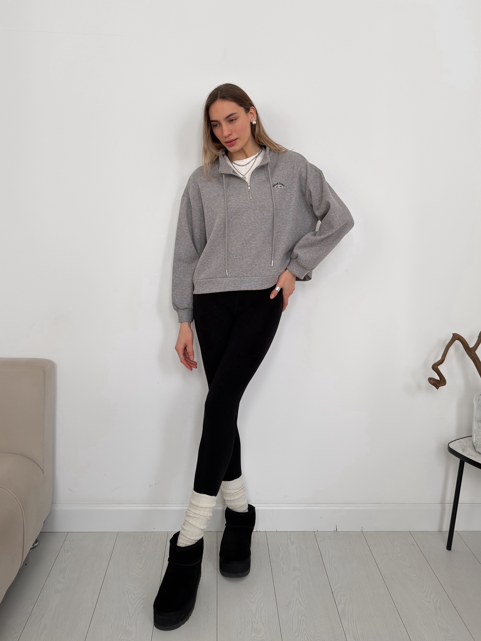 Свитшот Salted Cream 1618 завязки на вороте