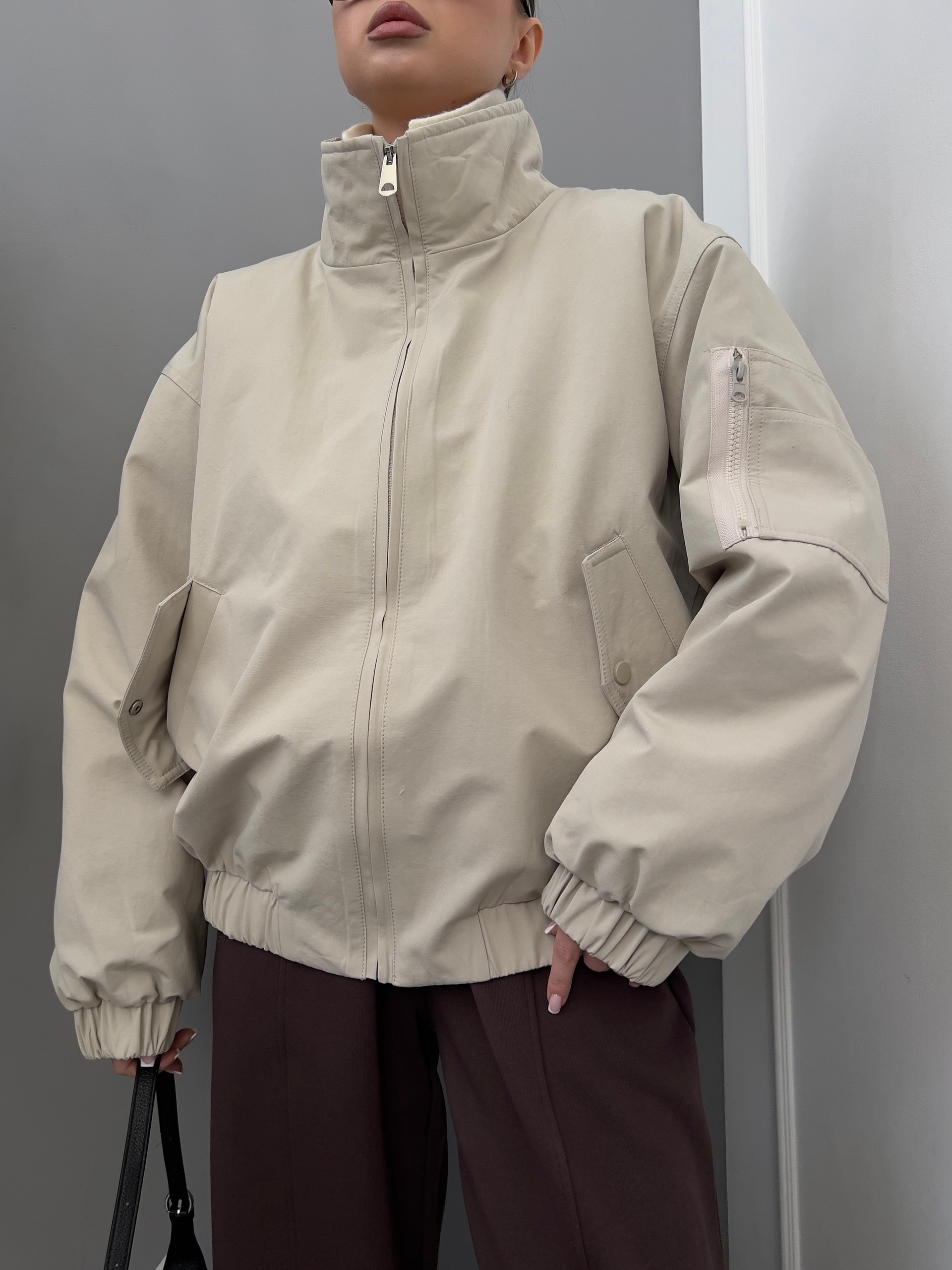 Бомбер W 667 кармашек на рукаве