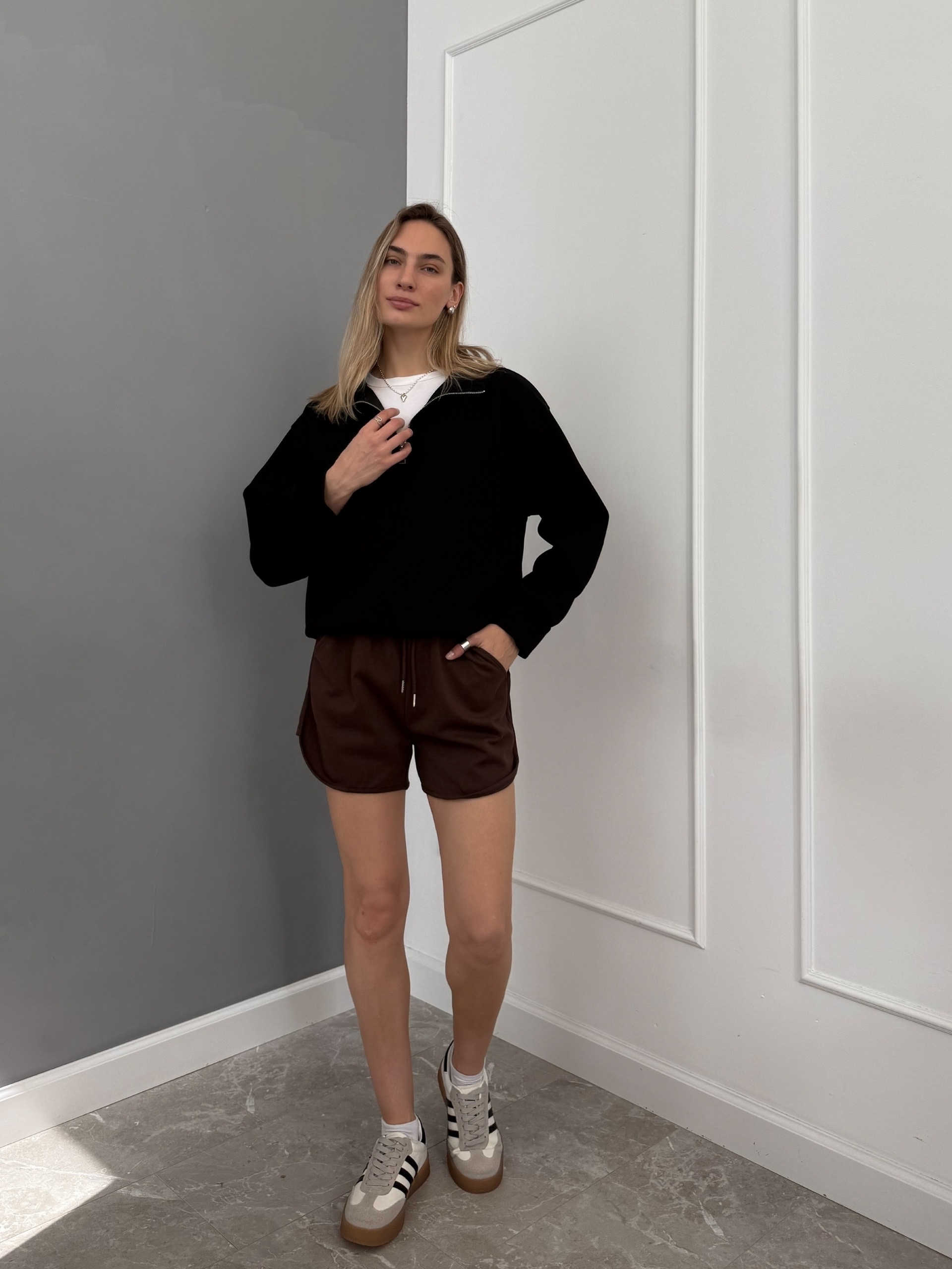 Свитшот korea 1901 ворот на замке