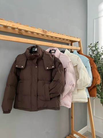 Куртки - Куртка W 5939 короткая с капюшоном