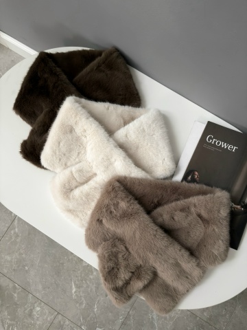 Головные уборы - Шарф меховой YIRLFIT