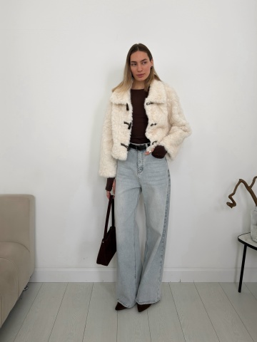 Куртки - шубка Morethan 1230 короткая большие пуговки