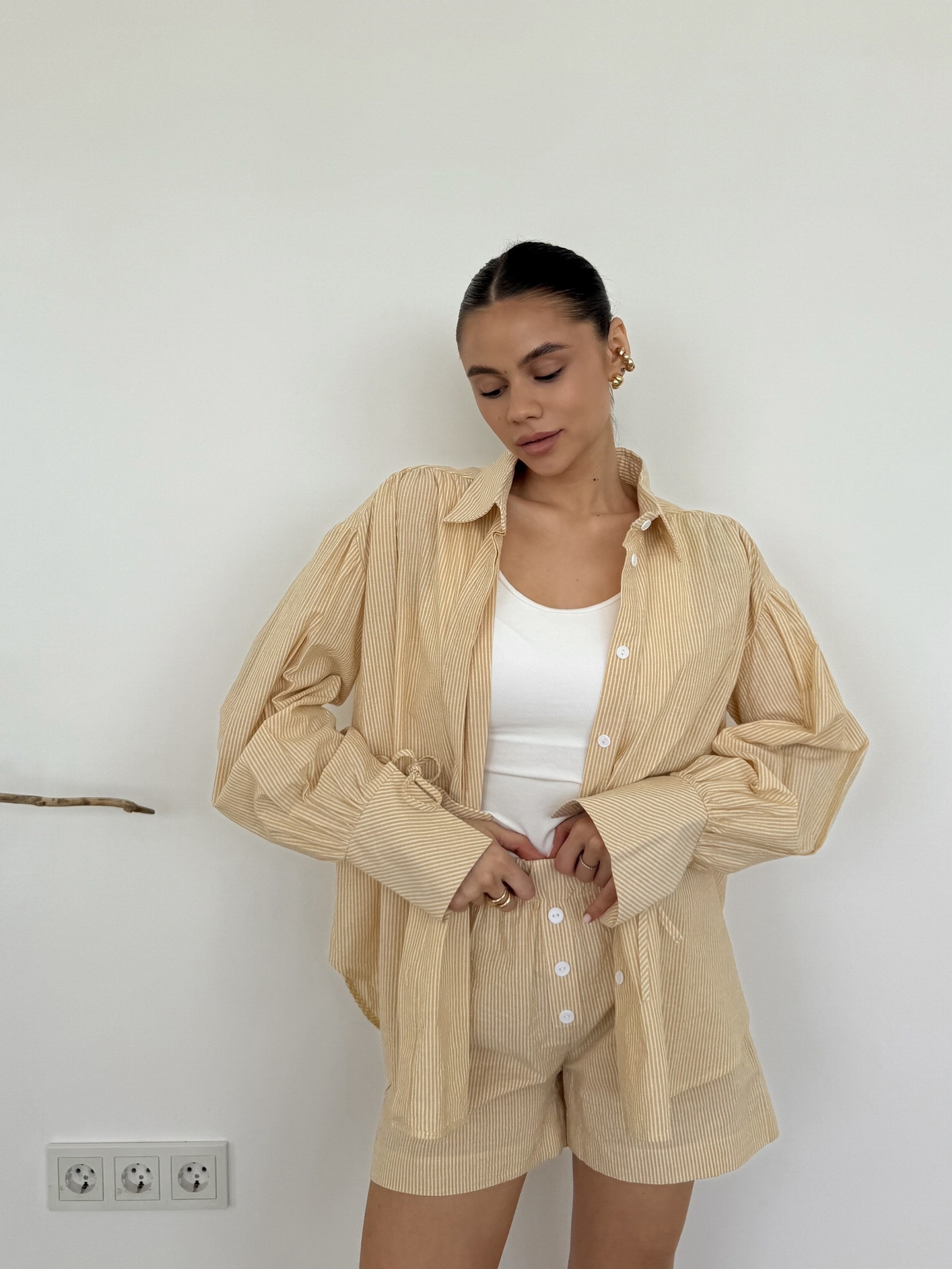 Костюм Soul в полоску рубашка рукава на завязках+шорты три пуговки
