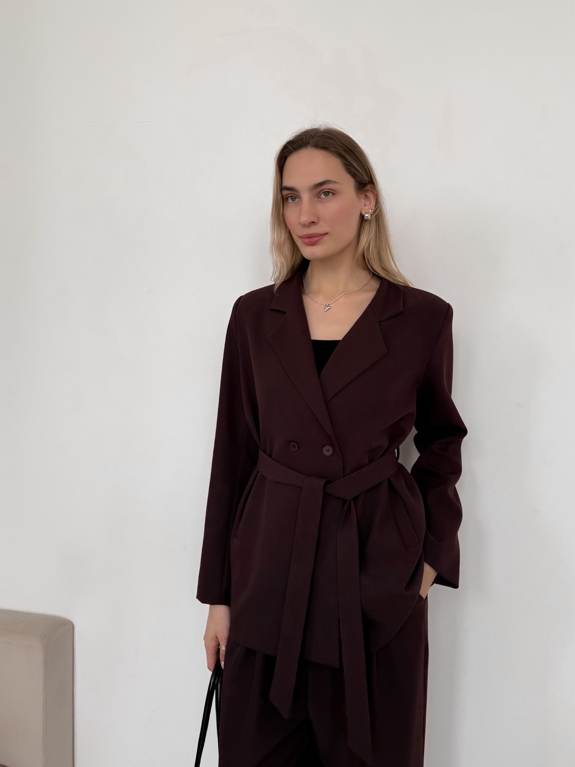 Костюм W 2285 жакет с поясом+брюки прямые