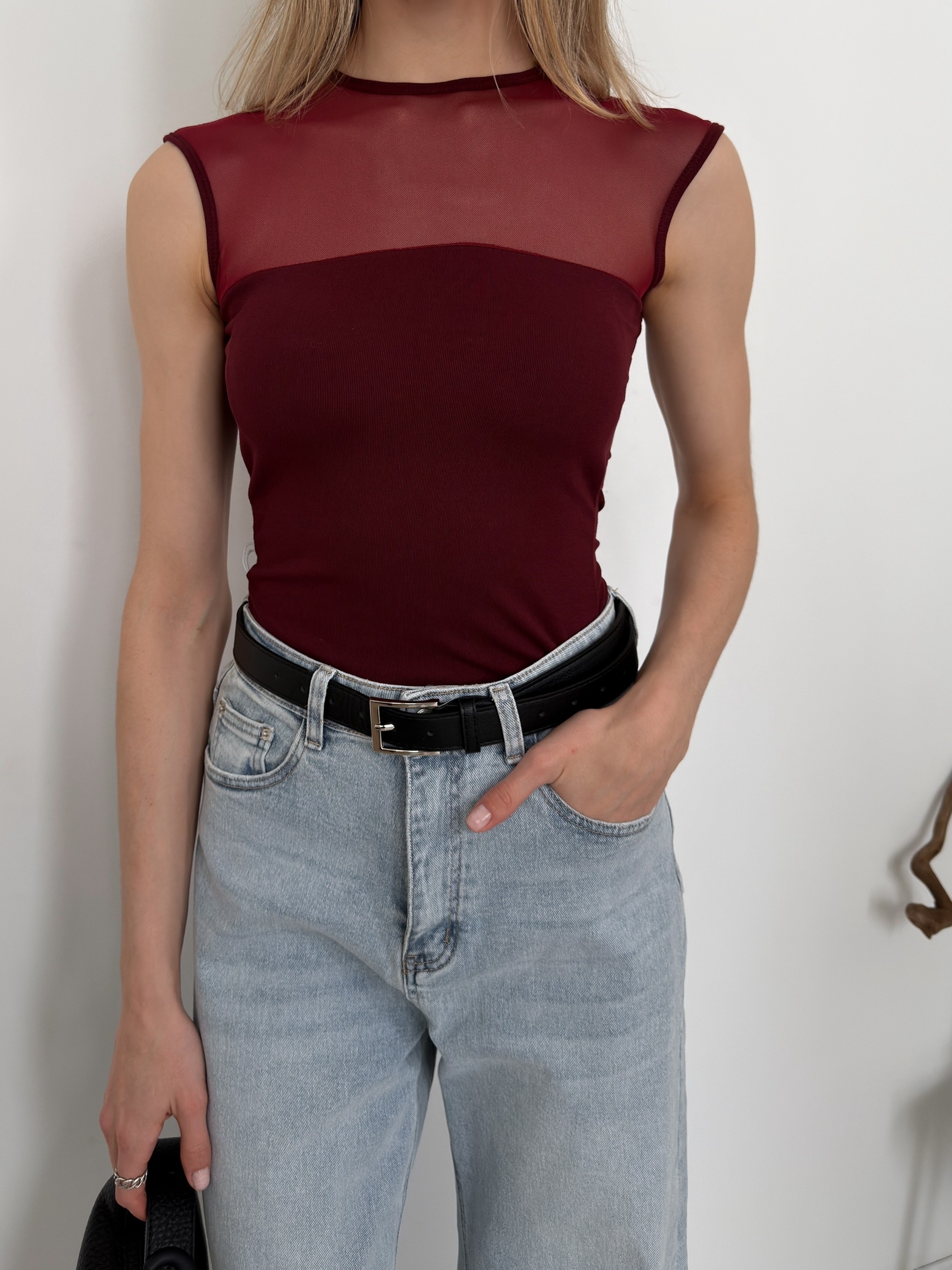 Майка с чашечками с сеткой