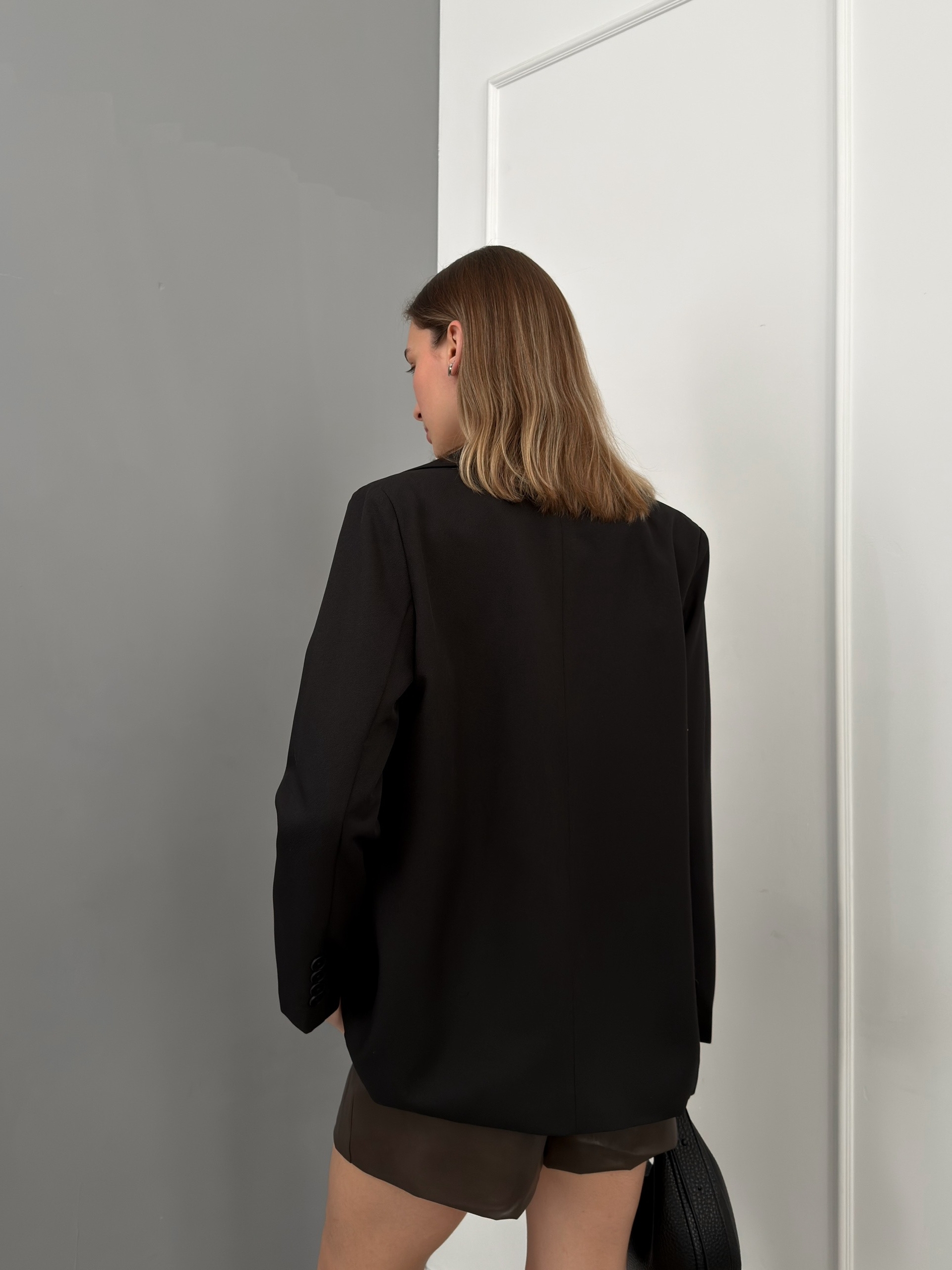 Жакет Amor две пуговицы с карманами