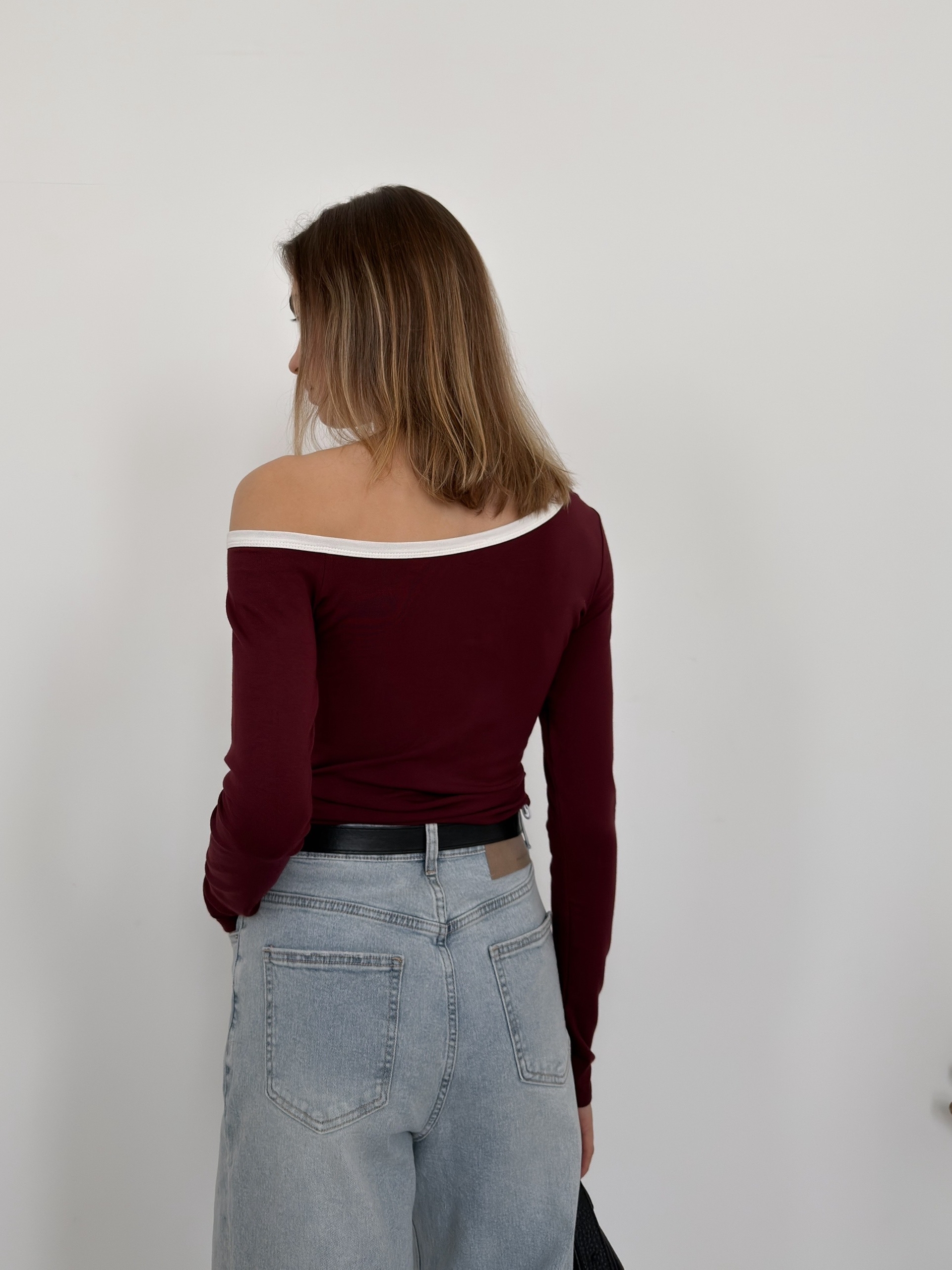 Лонгслив на одно плечо 90120