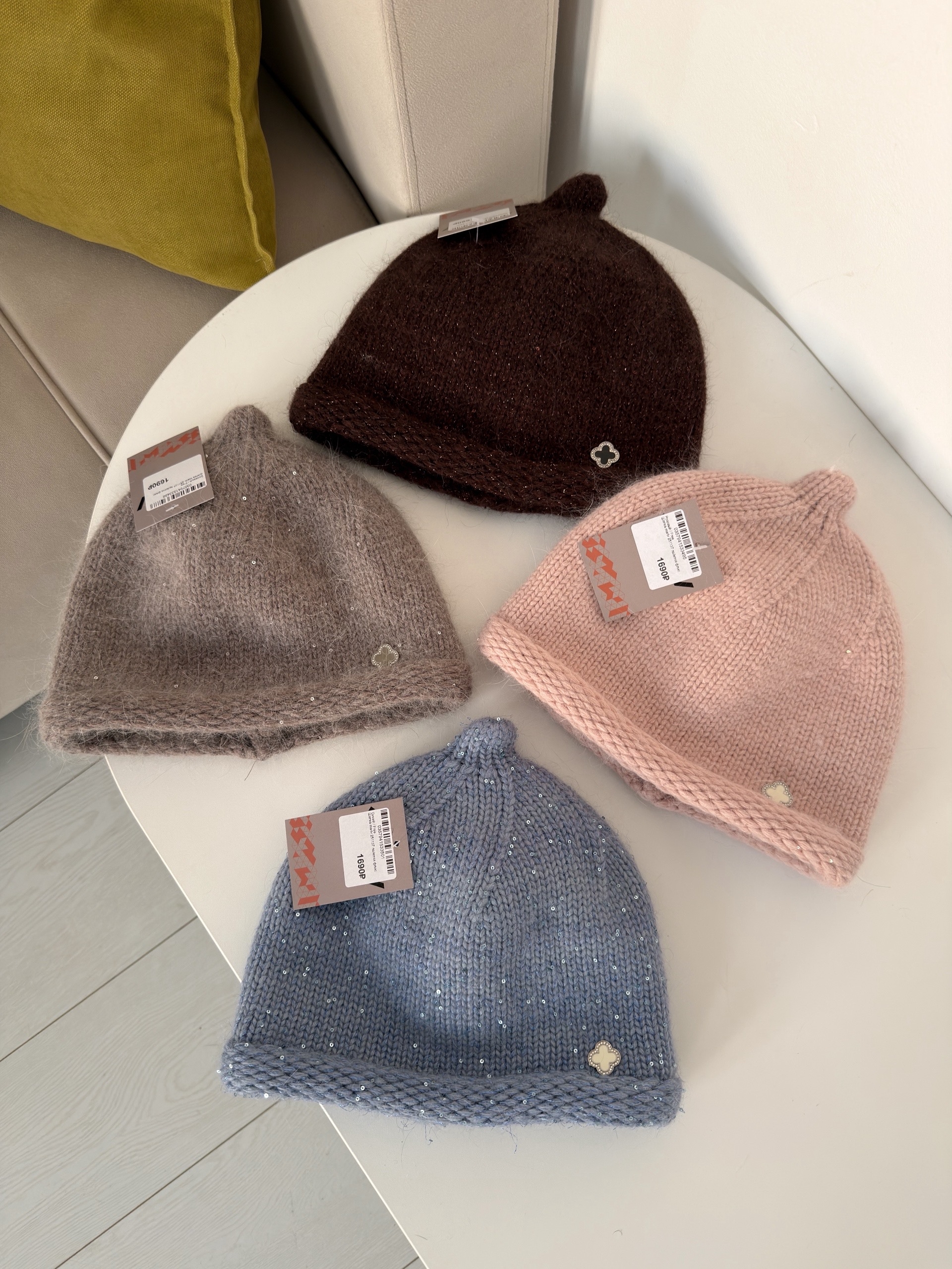 Шапка mariv 251137 пайетки флис