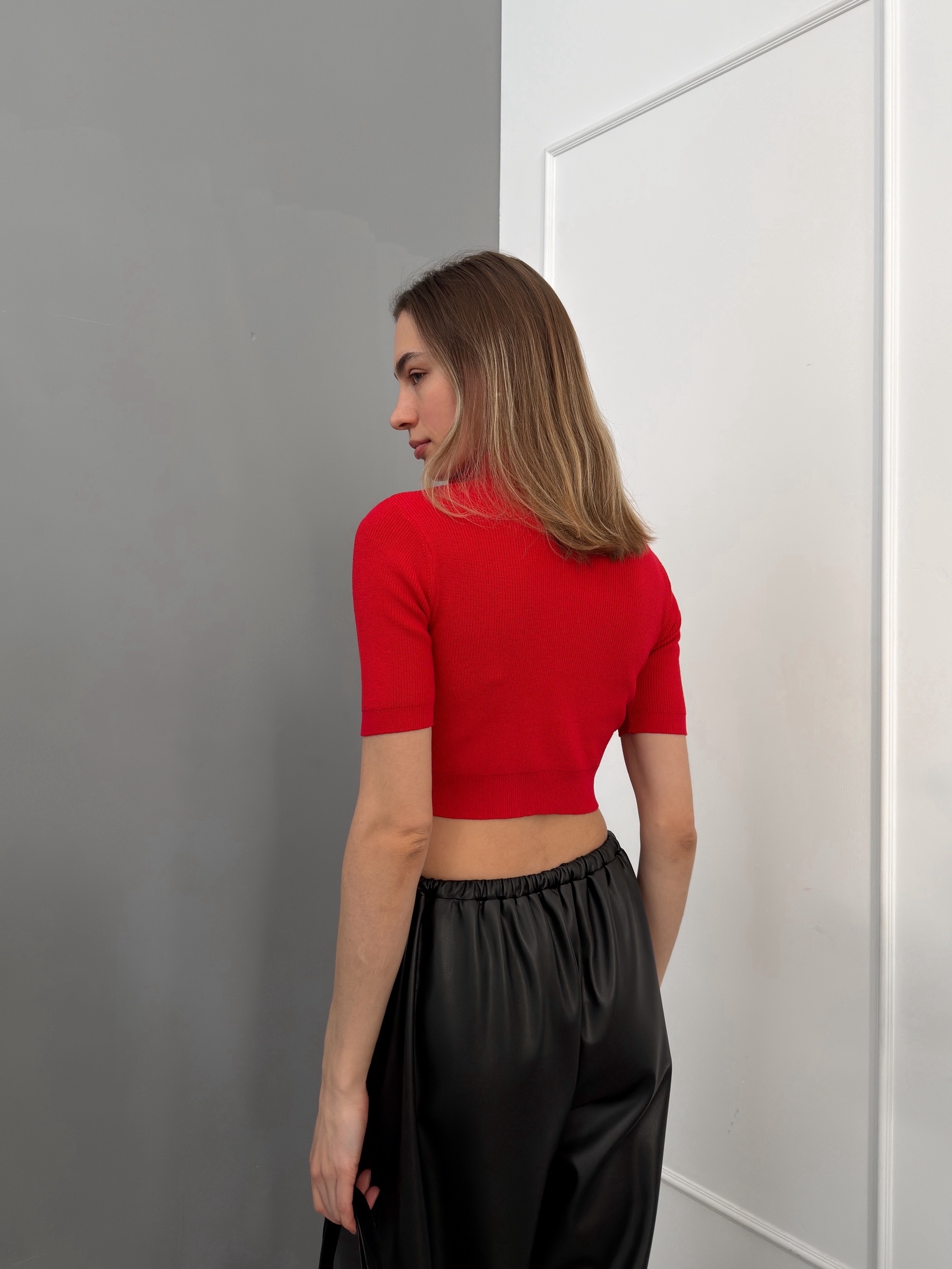 Кофточка Korea 215 укороченая ворот на молнии