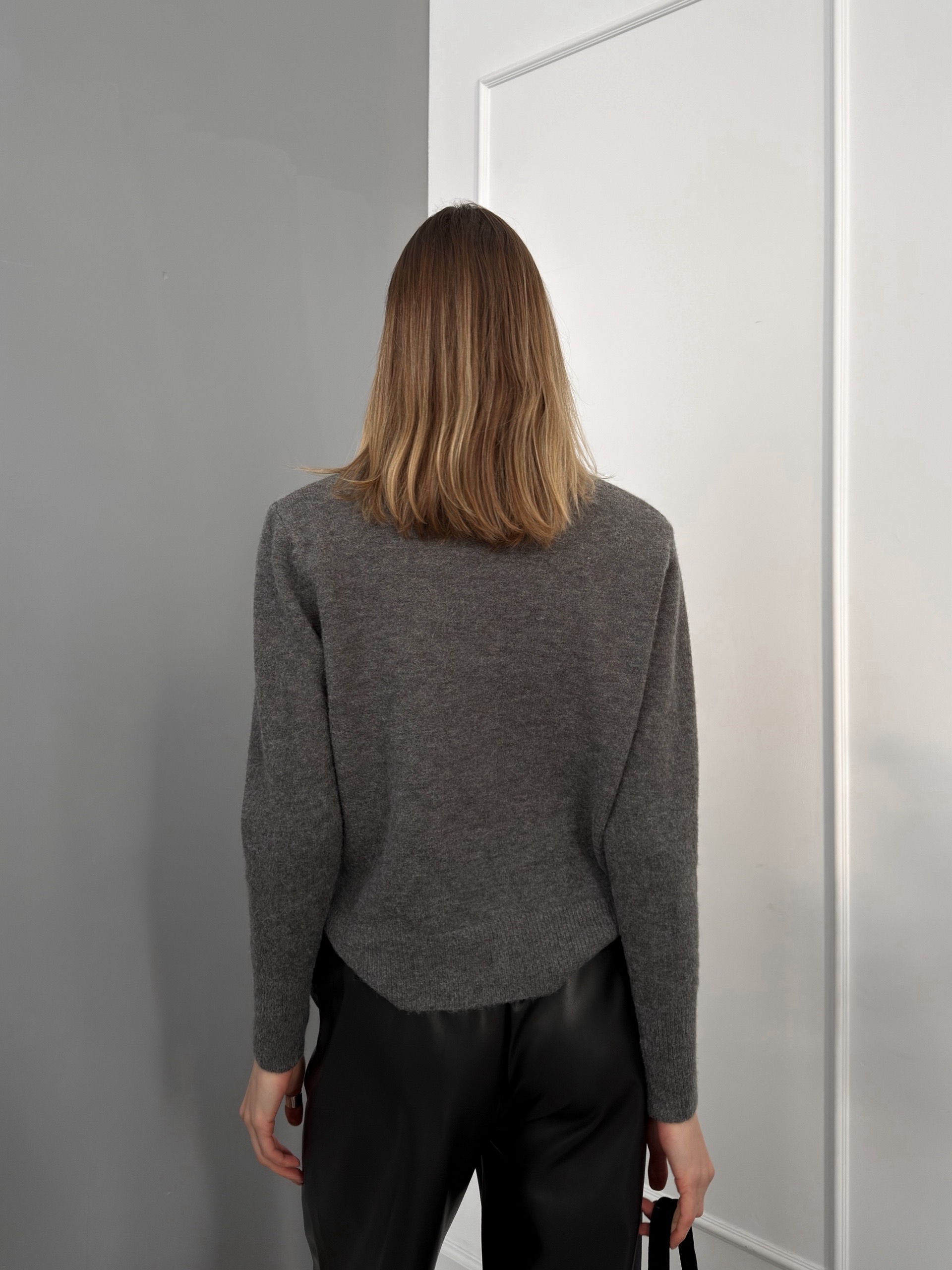 Кардиган MC STUDIO 2038 мягкие пуговки высокий ворот