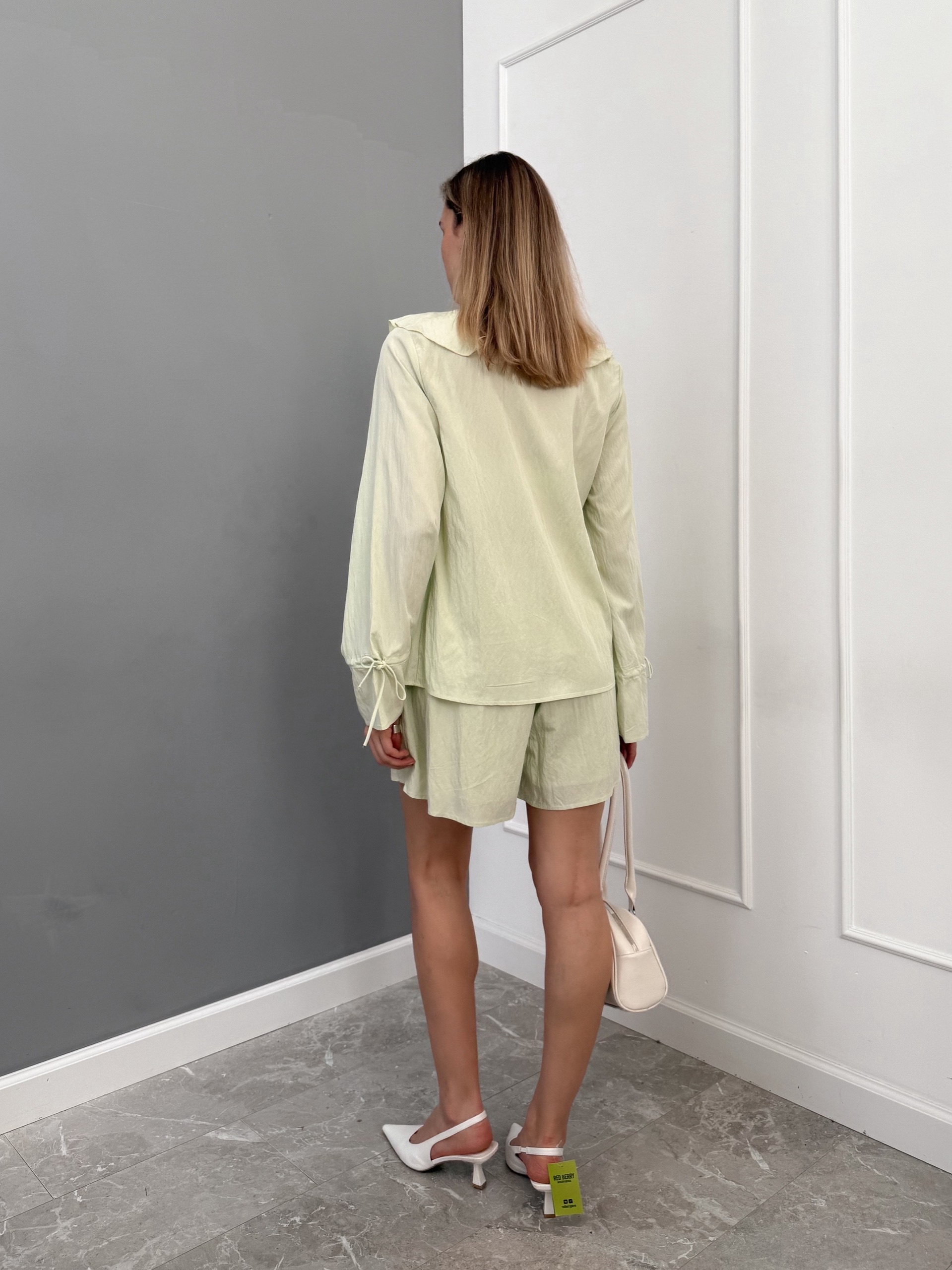 Костюм MoMo 7056 блуза с рюшами+корты легкие