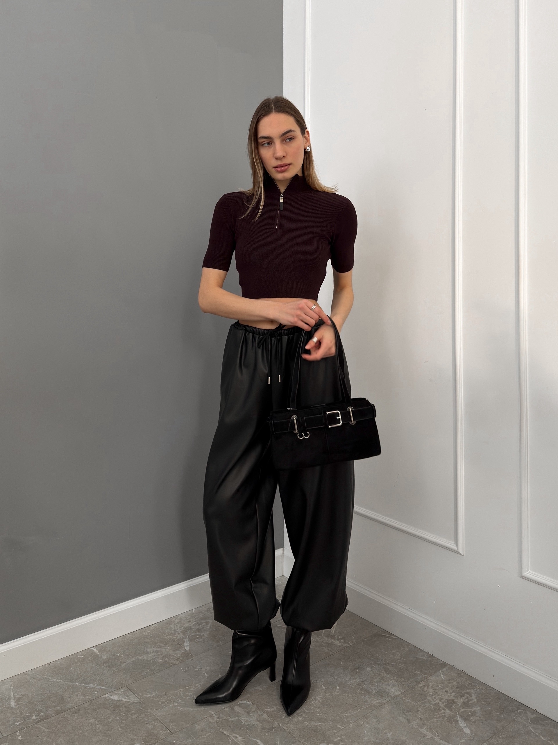 Кофточка Korea 215 укороченая ворот на молнии