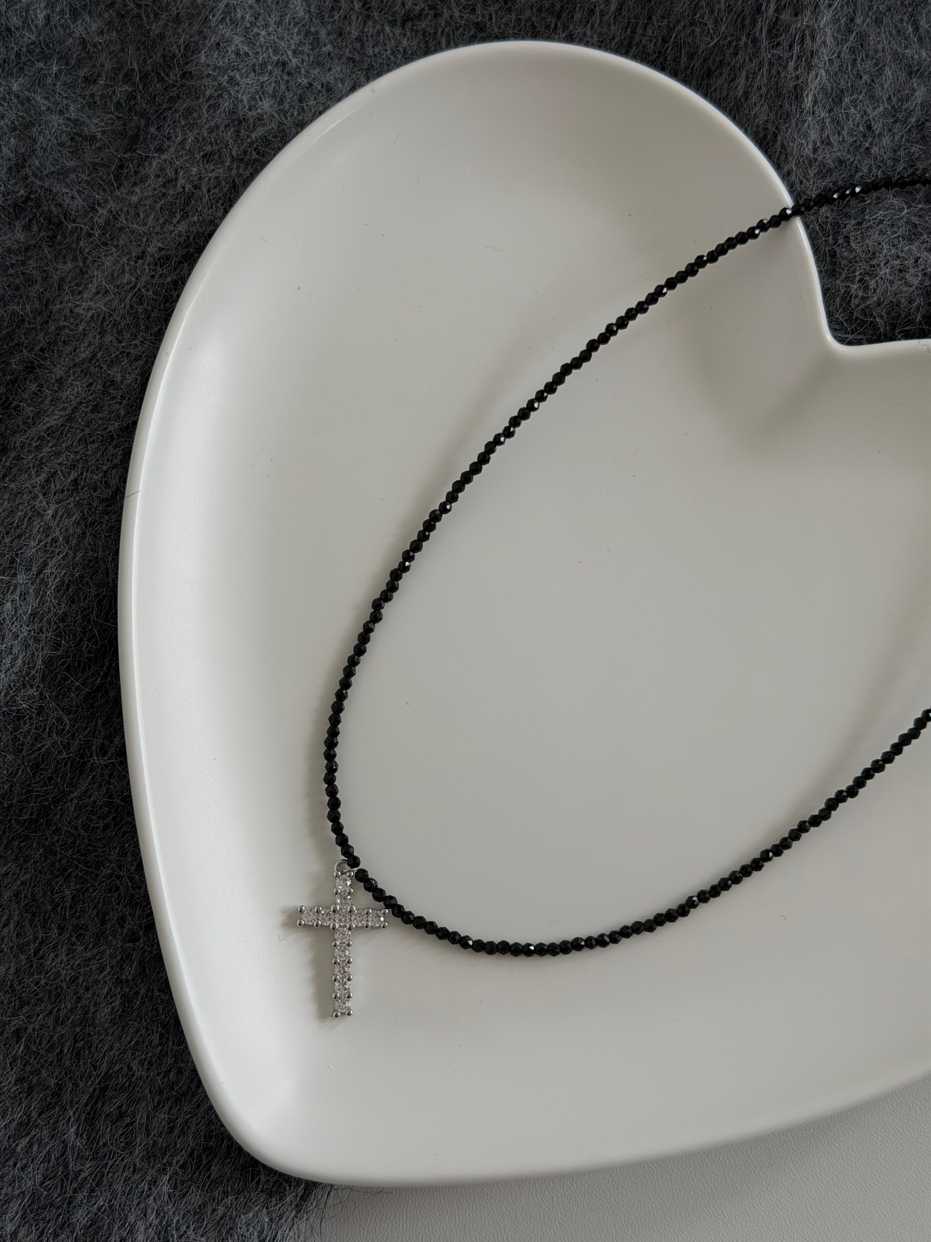 Подвеска бисер с крест стразы