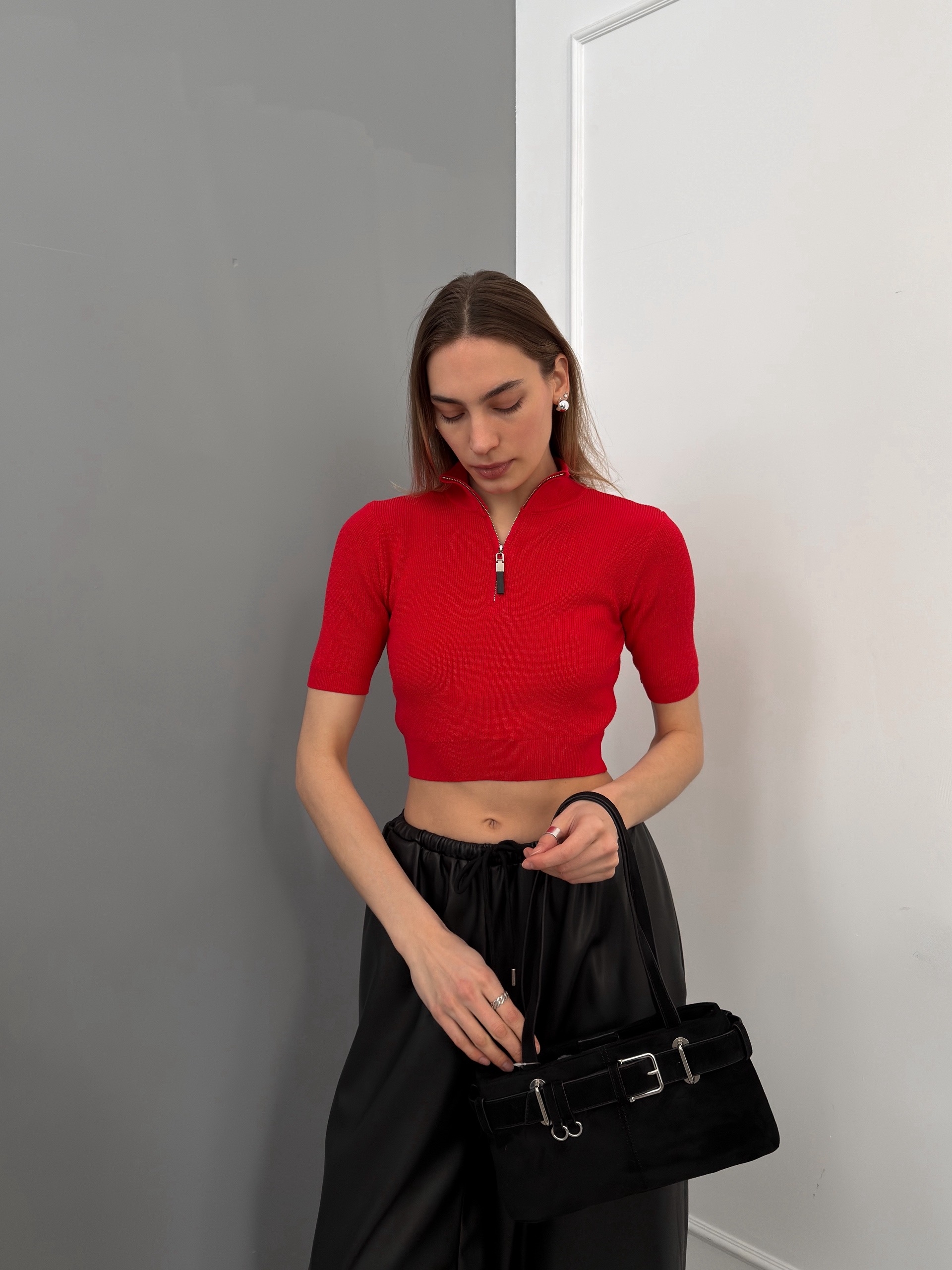 Кофточка Korea 215 укороченая ворот на молнии