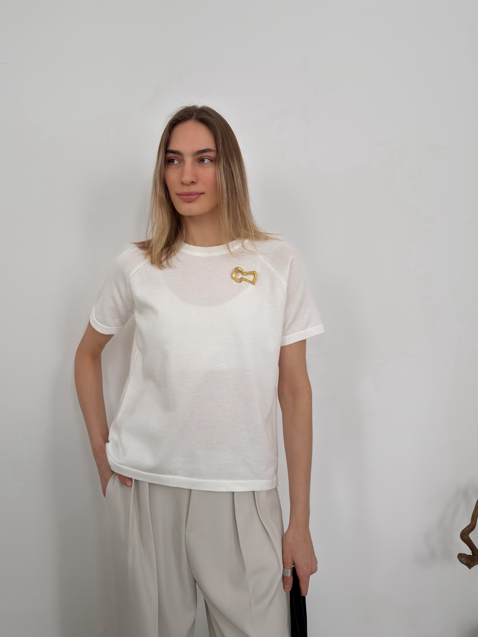 Футболка Korea 2230 + брошь