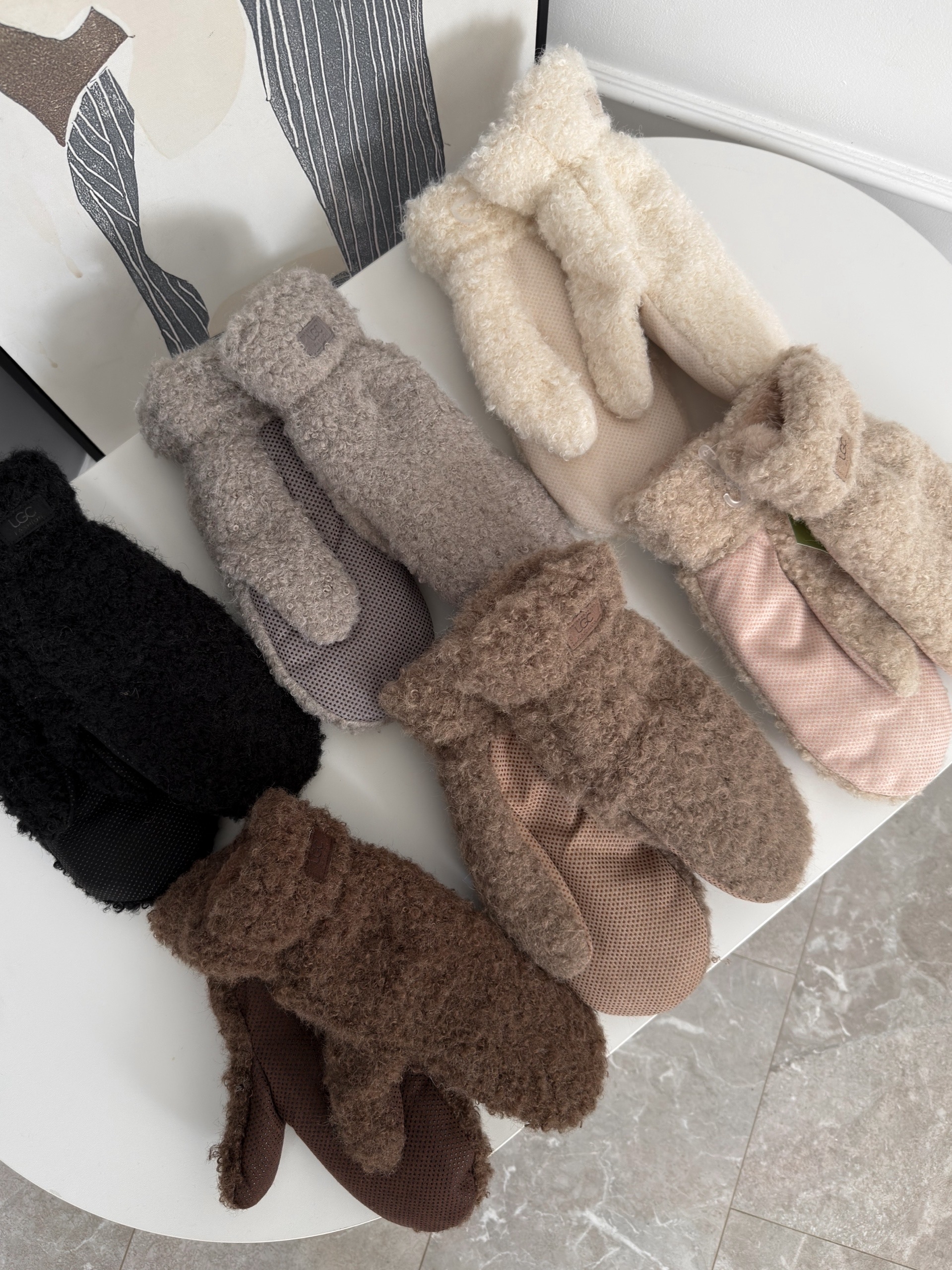 Варежки A9-1 UGG барашек