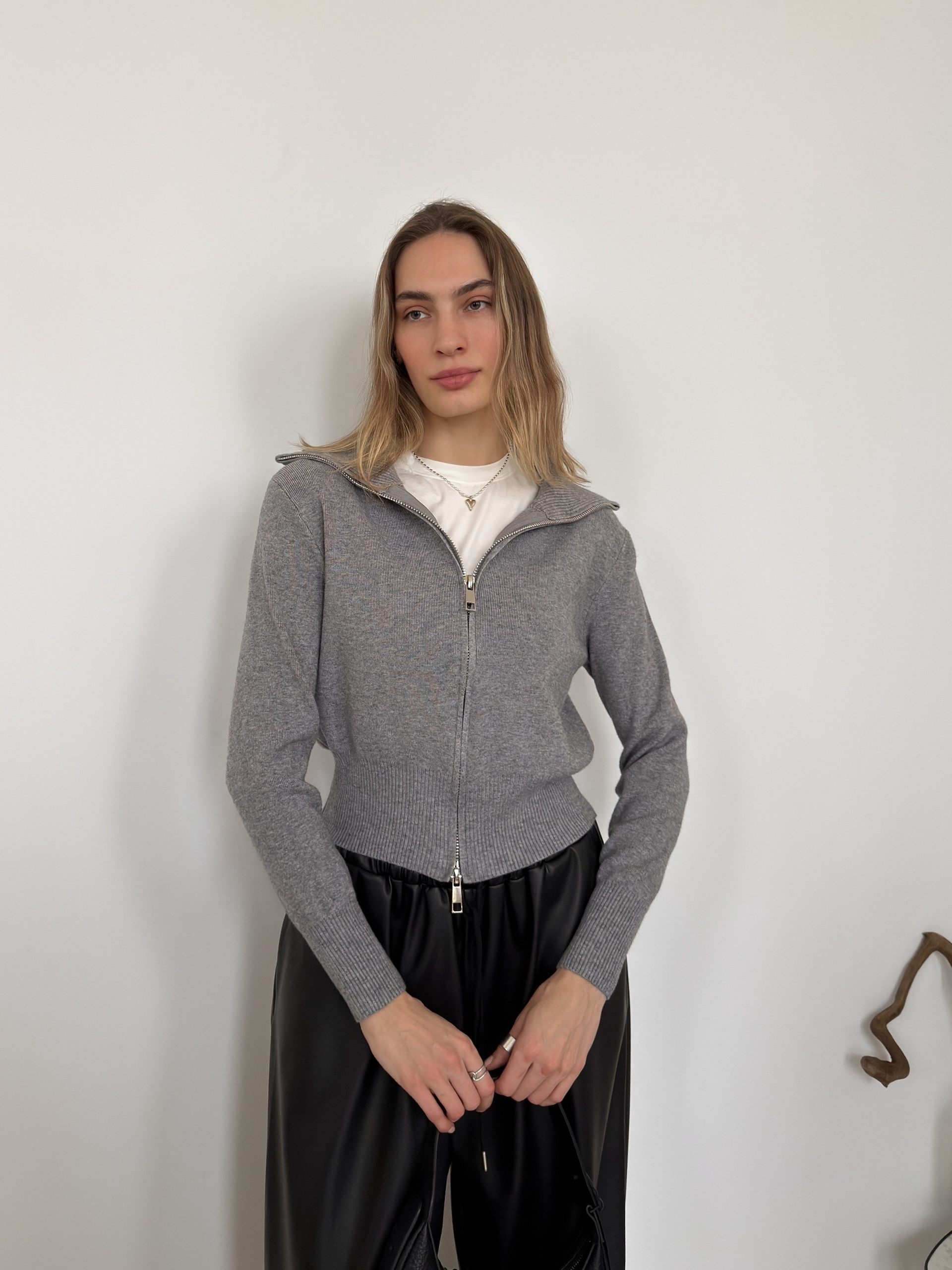 Джемпер на молнии низ рубчик