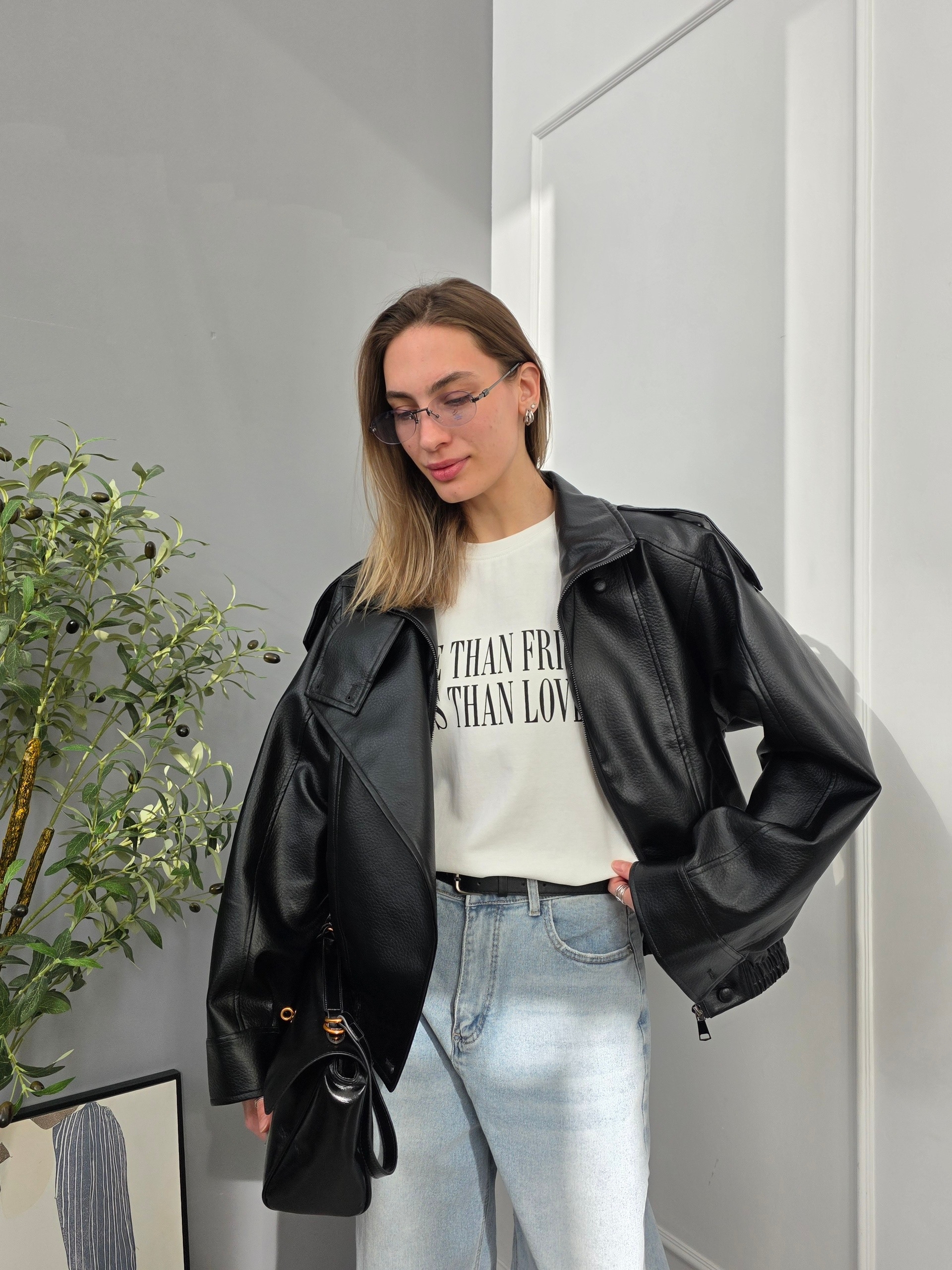 Кожанка W 9316 ремешки на плечах