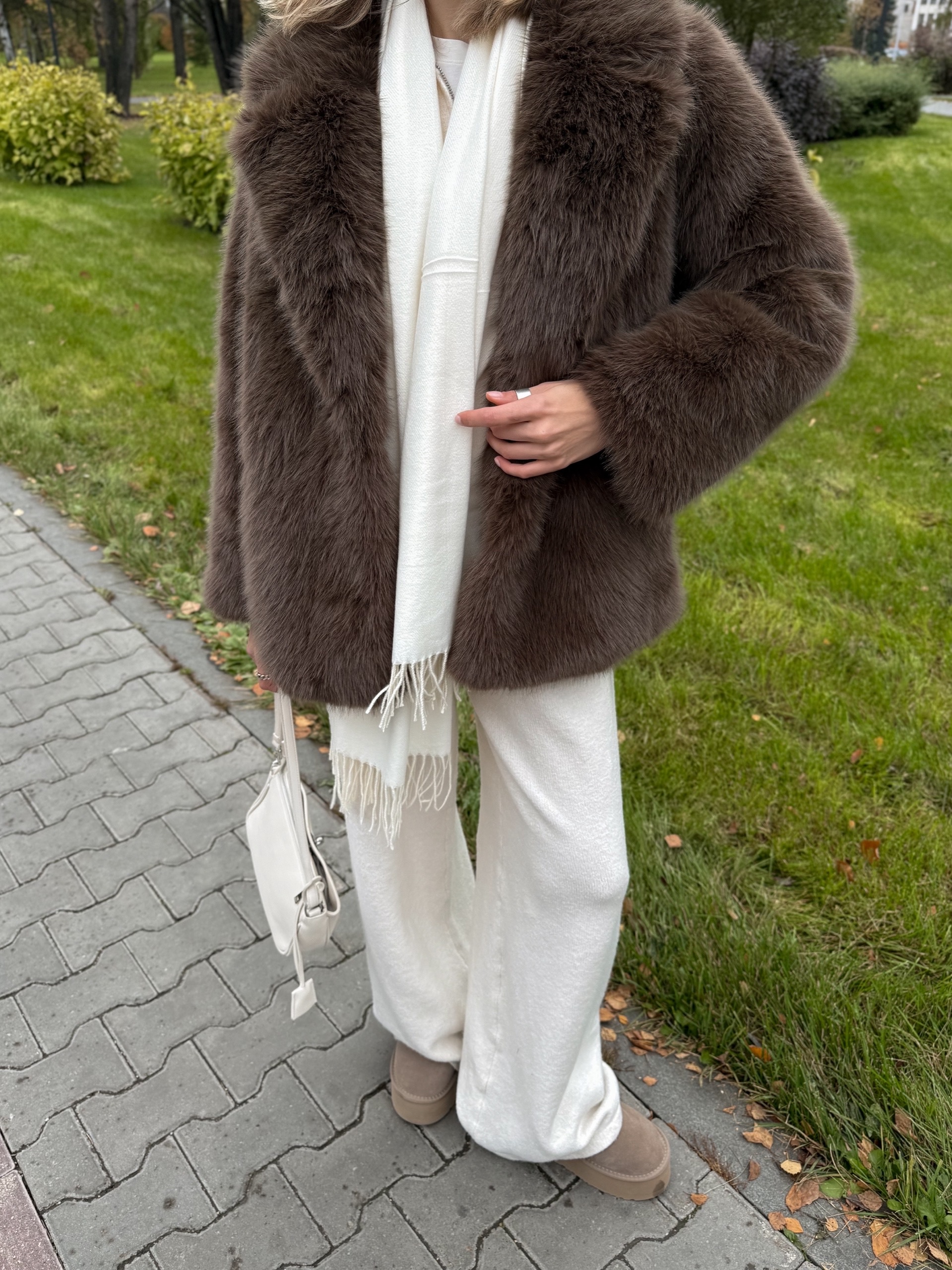 Шуба W 6682 пушистая средн длина